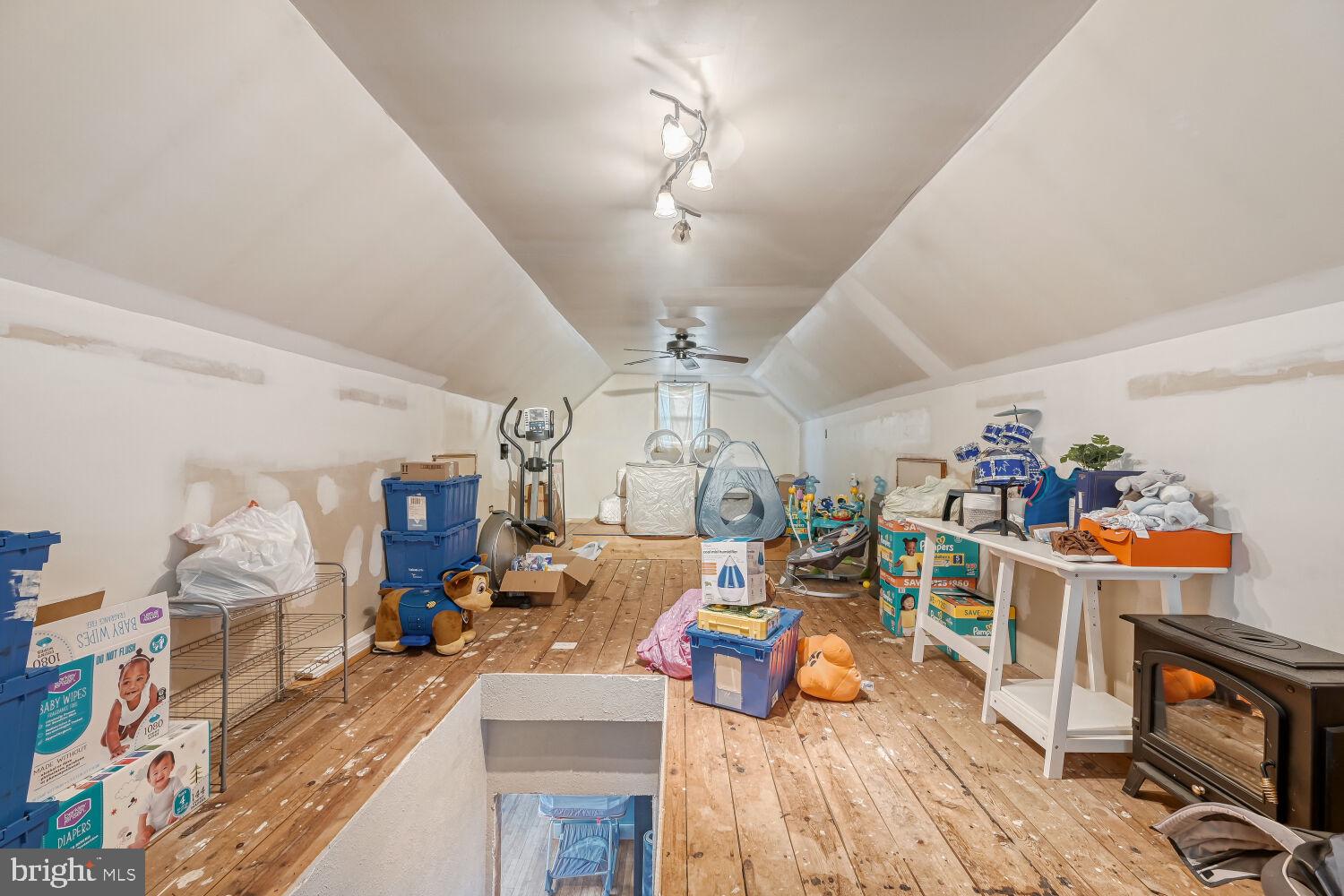 HAMILTON HILLS - Residential