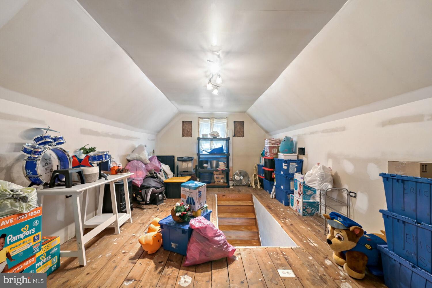 HAMILTON HILLS - Residential