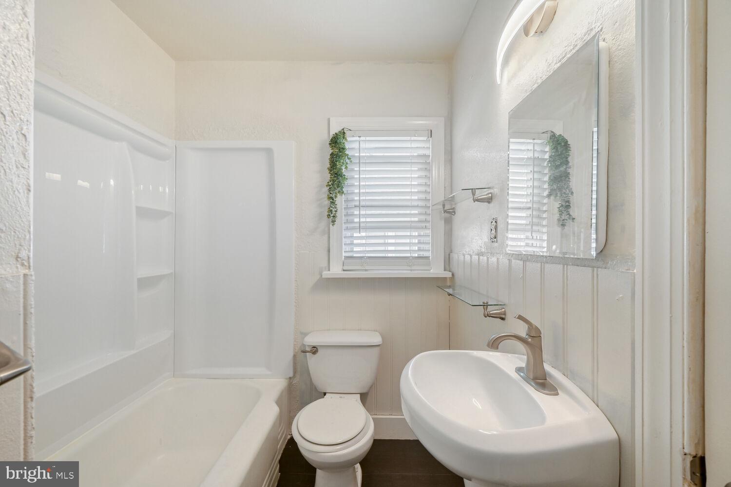 HAMILTON HILLS - Residential