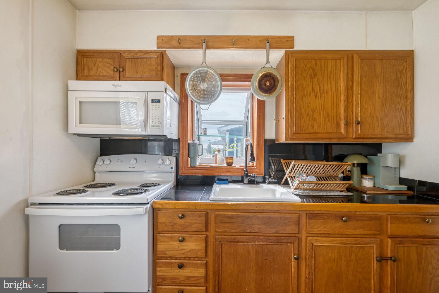 HAMILTON HILLS - Residential