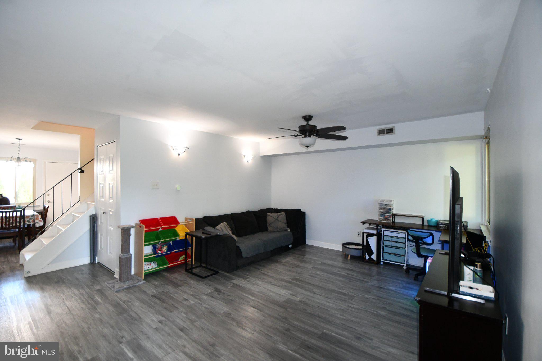 4825 OXFORD COURT