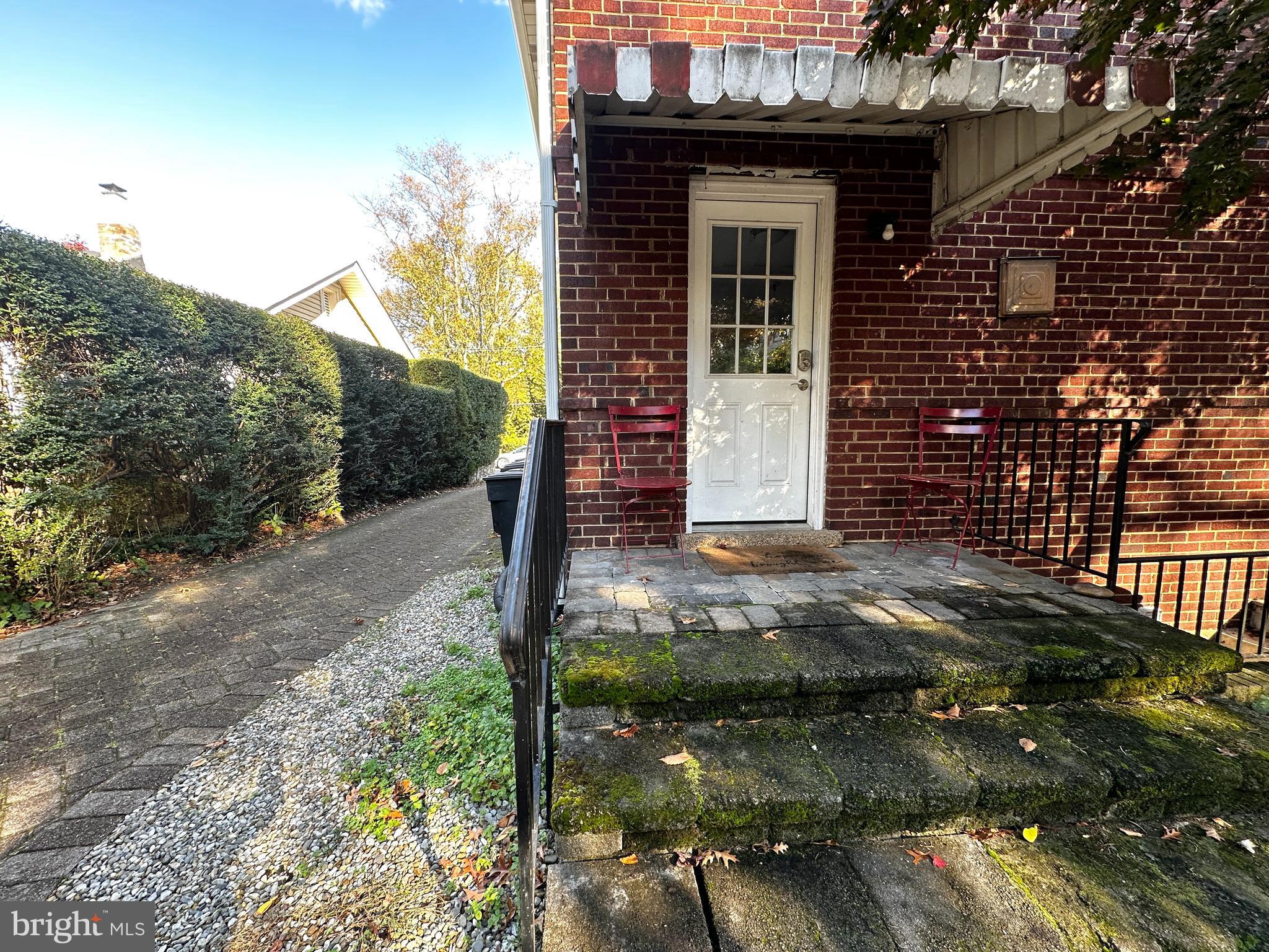 ARLINGTON VILLAGE - Residential Lease