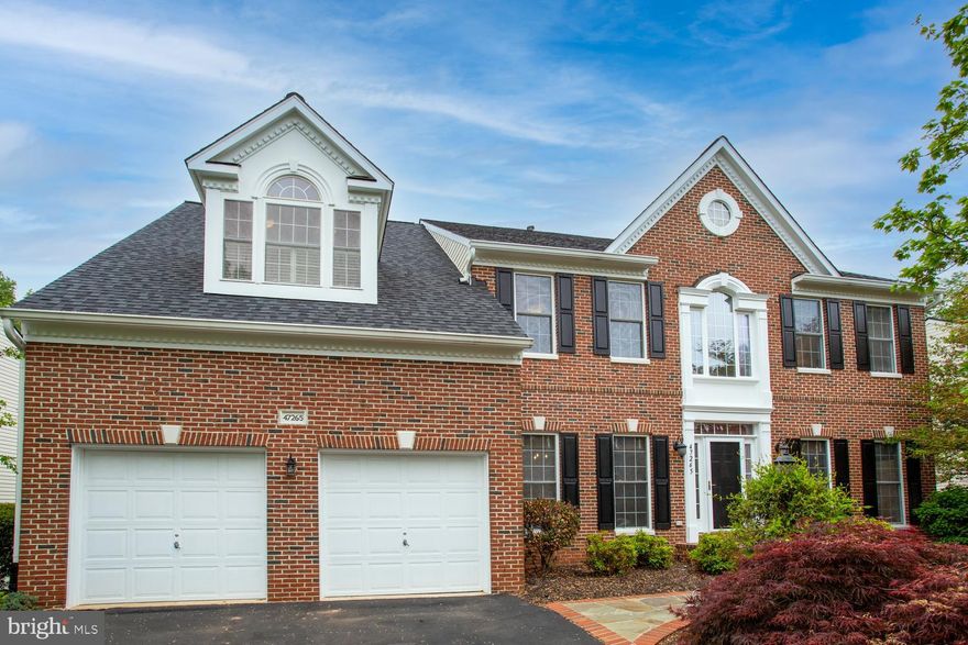 Everything you’ve been looking for—this exceptional, nearly new Winchester Chelsea II is perfectly situated in the highly sought-after Cascades area on a private half-acre wooded lot backing to parkland.
Designed for both comfort and elegance, the home features a dramatic two-story family room and foyer, highlighted by a stunning floor-to-ceiling stone fireplace. The gourmet kitchen is ideal for everyday living and entertaining, complemented by numerous high-end upgrades throughout.
Upstairs, the expansive primary suite offers a private sitting room and a luxurious spa-inspired bath. The walk-out lower level provides additional living space and flexibility.
With a security system already in place and a premium setting that offers both privacy and convenience, this home is a rare opportunity in Rivercrest / South Bank neighborhood.