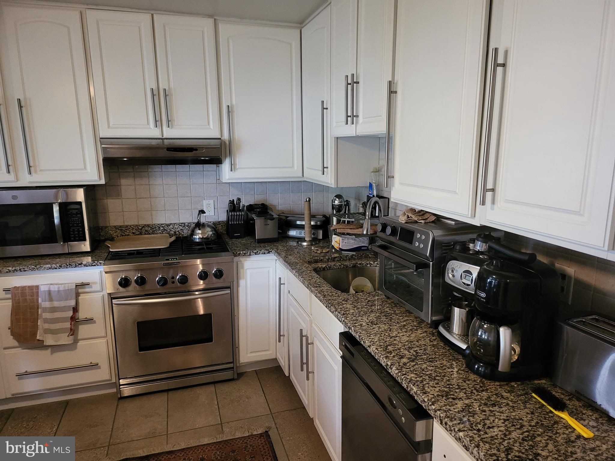 HILLTOP ACRES - Residential