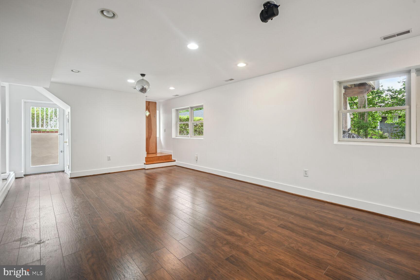 ALTA VISTA - Residential