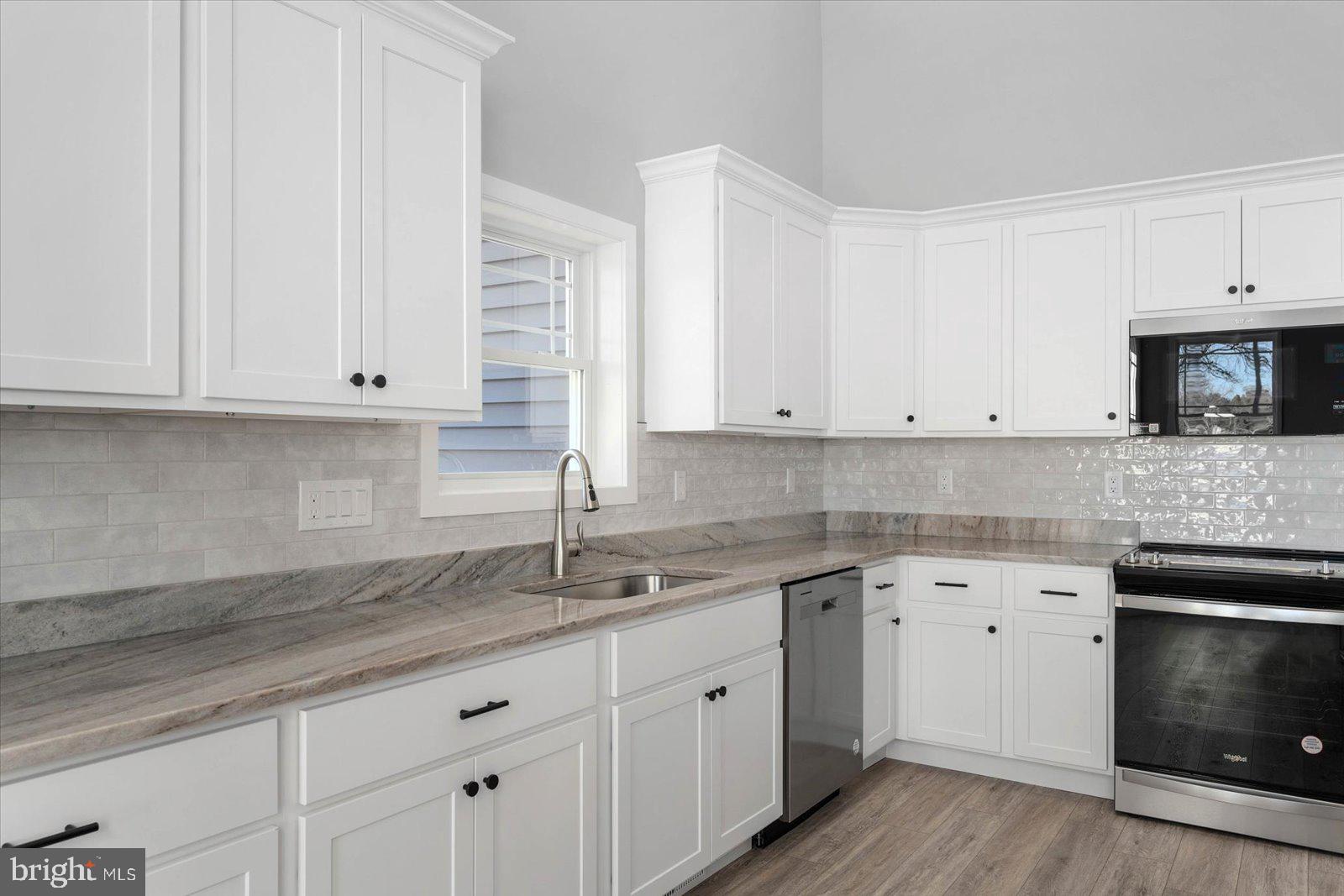 CAPE ISLE OF WIGHT - Residential