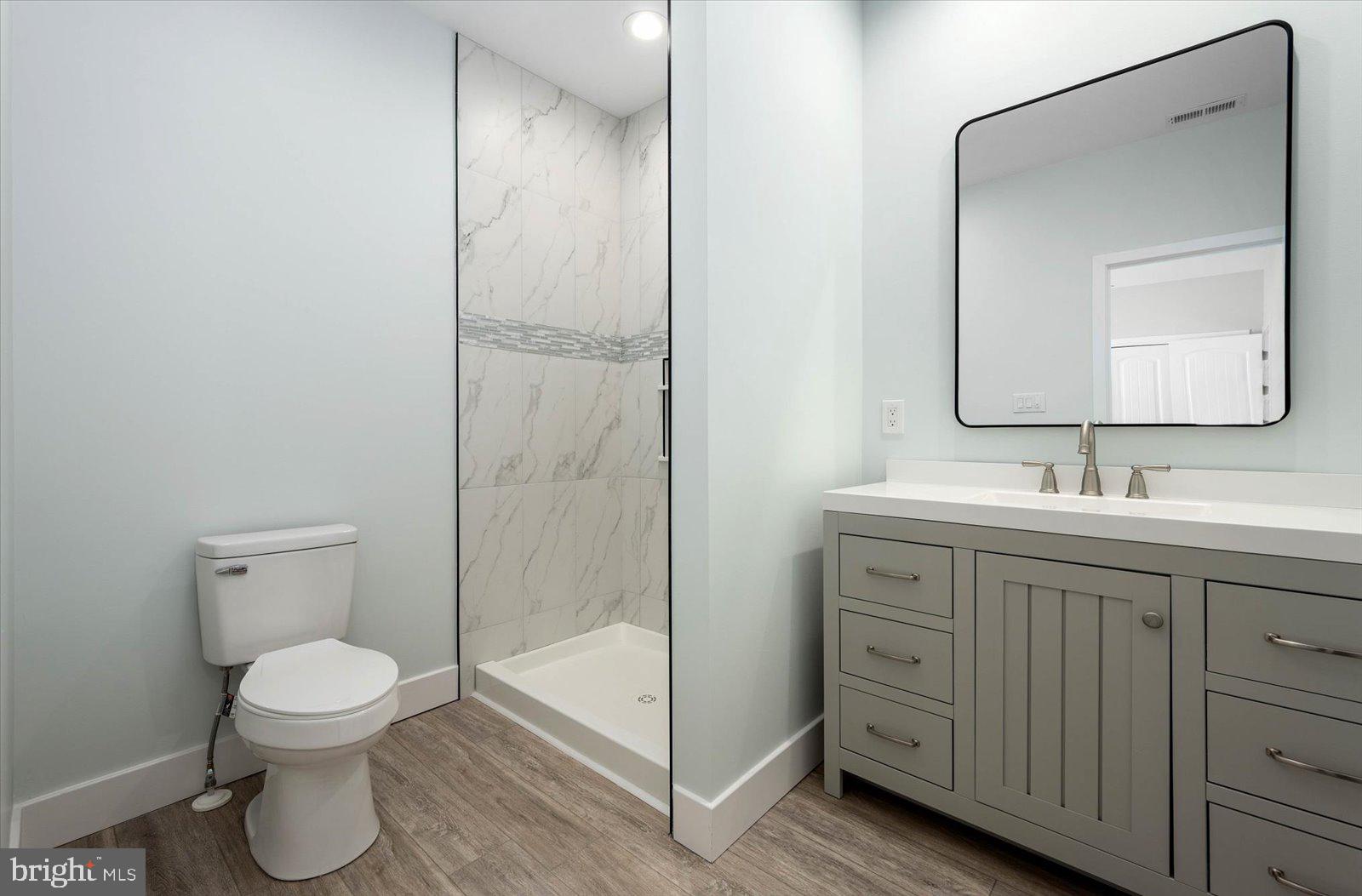 CAPE ISLE OF WIGHT - Residential