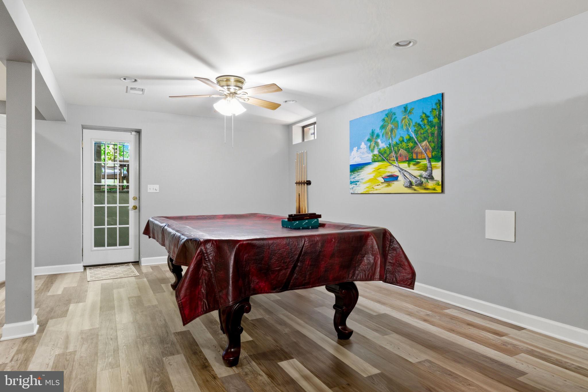 MEADOW HALL - Residential