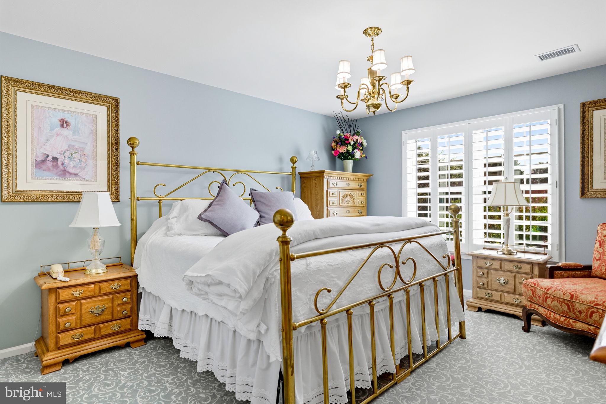 MEADOW HALL - Residential