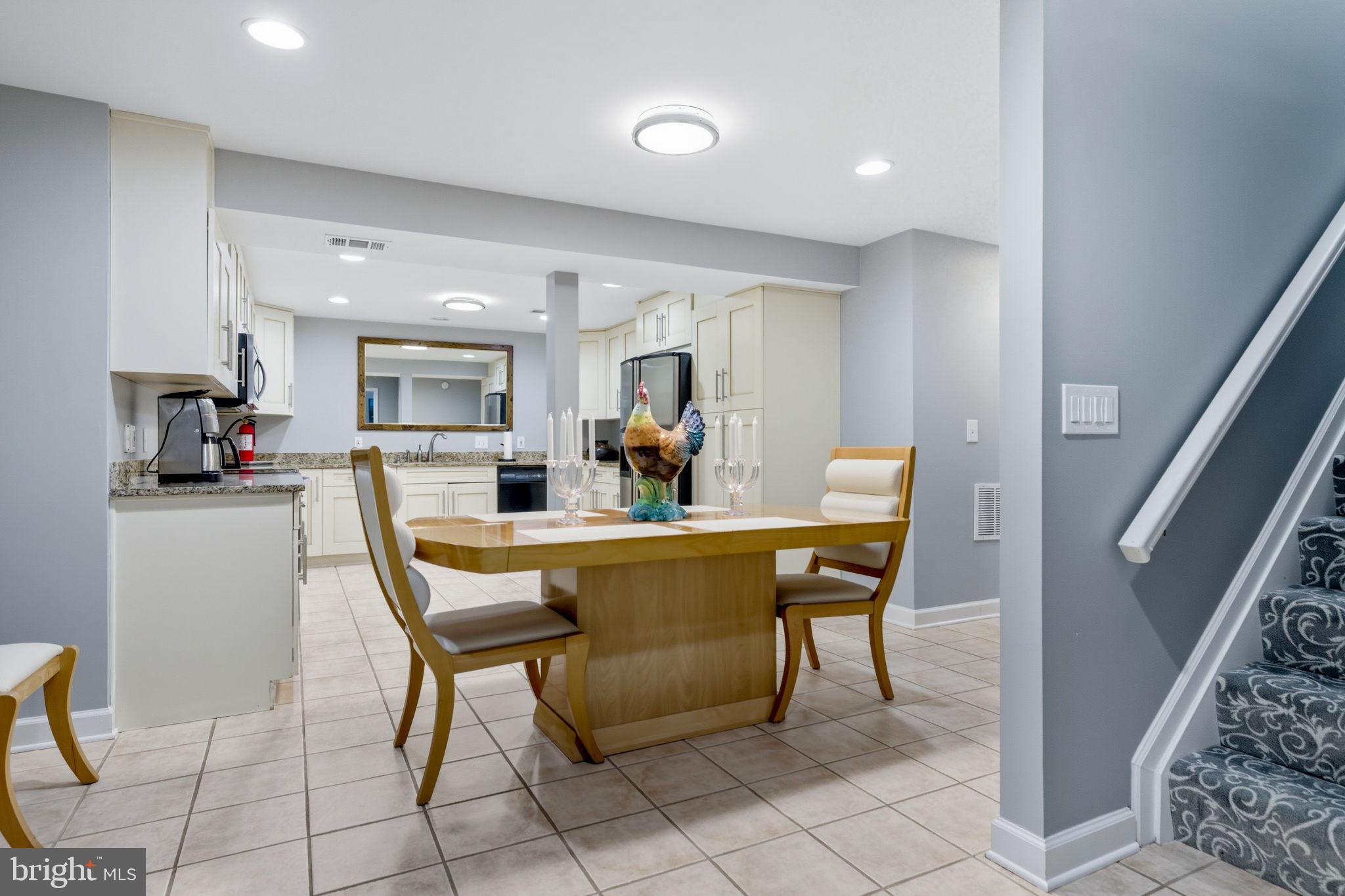 MEADOW HALL - Residential