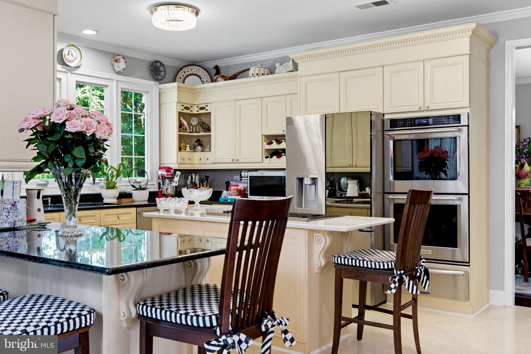 MEADOW HALL - Residential