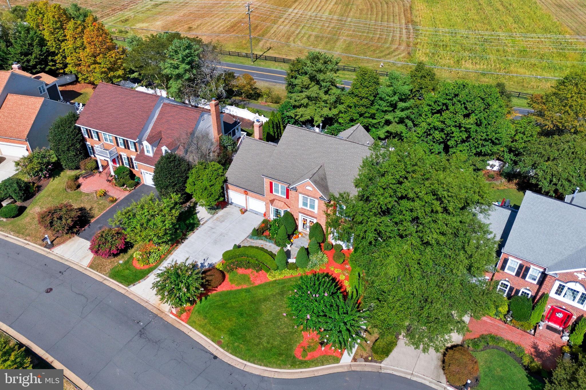 MEADOW HALL - Residential