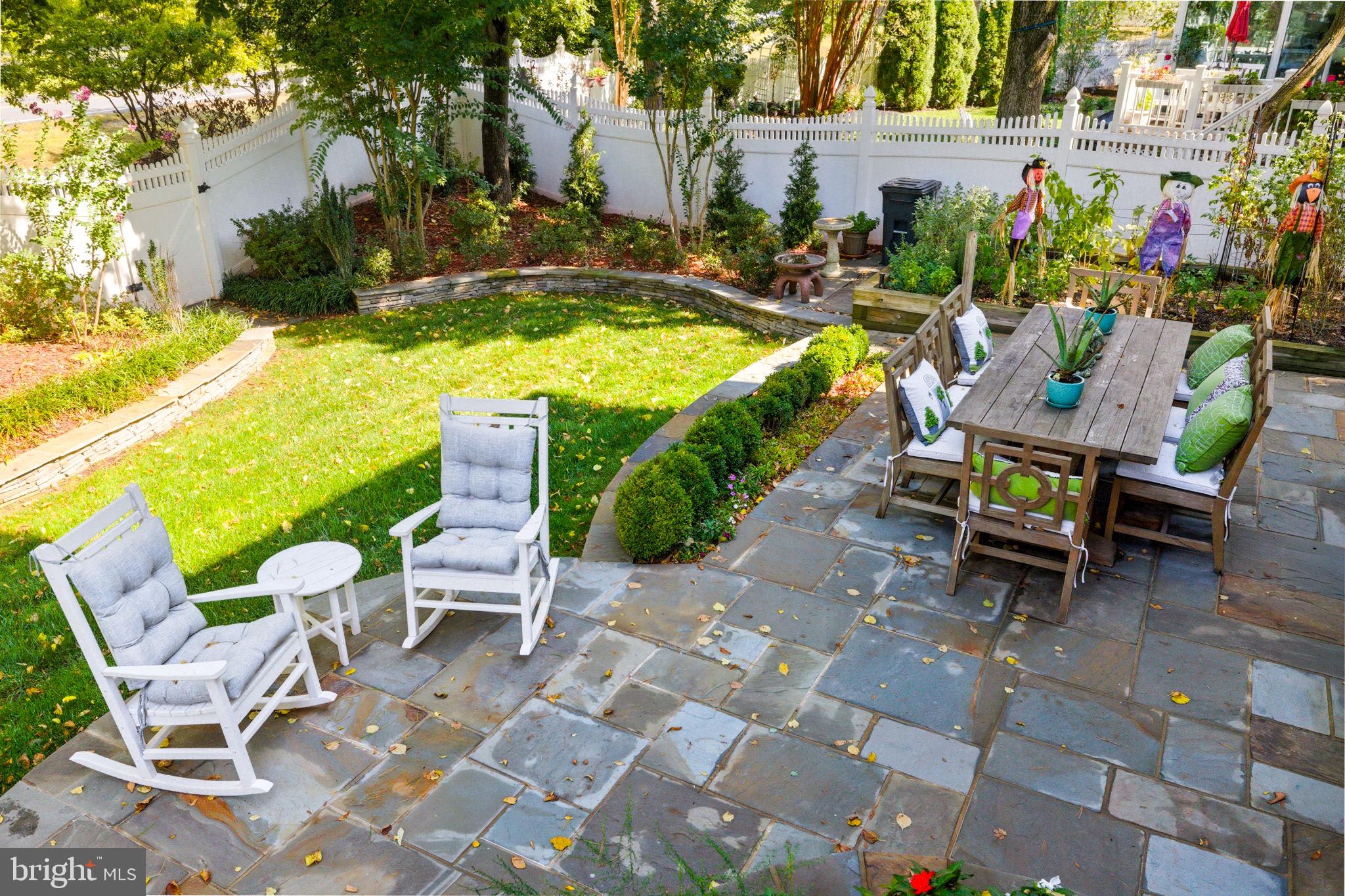 MEADOW HALL - Residential