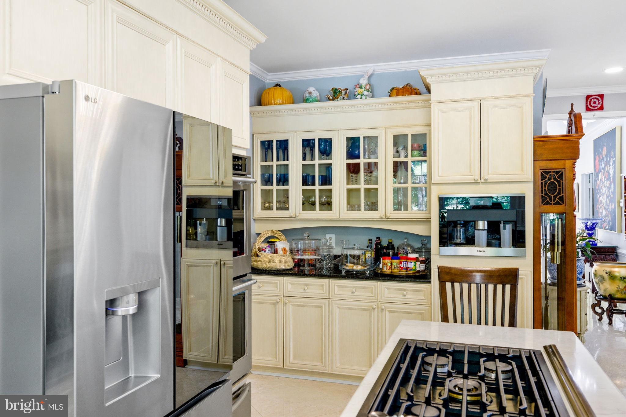 MEADOW HALL - Residential