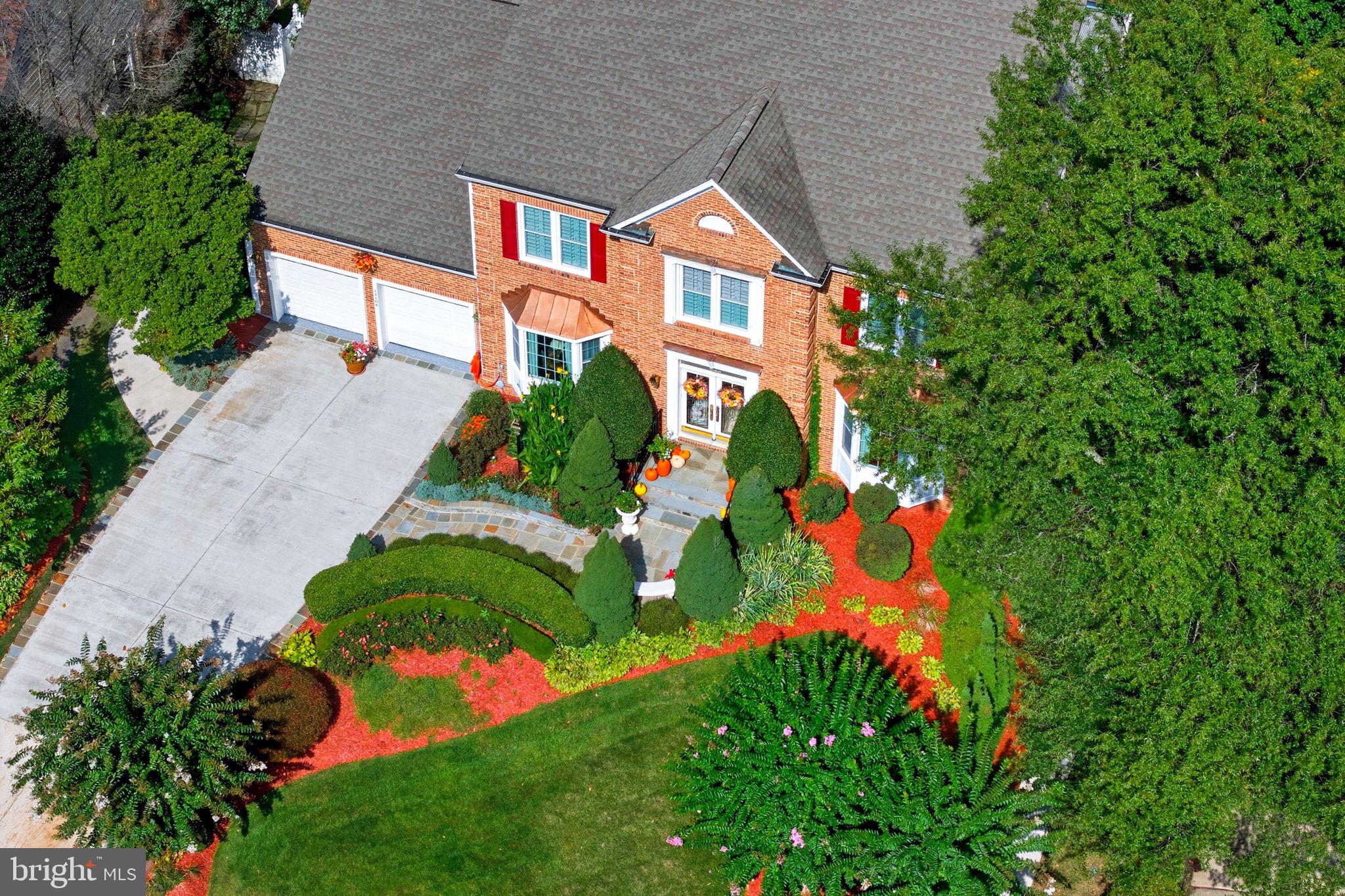 MEADOW HALL - Residential