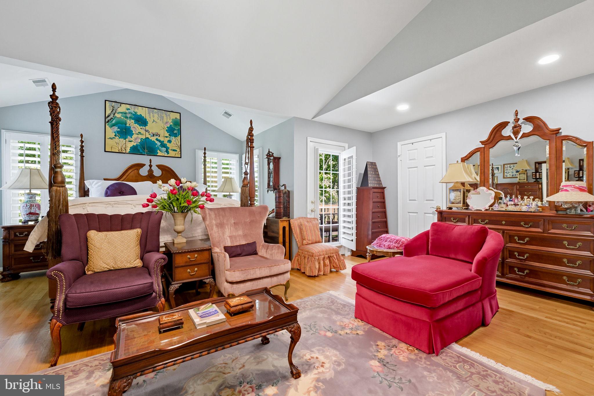 MEADOW HALL - Residential