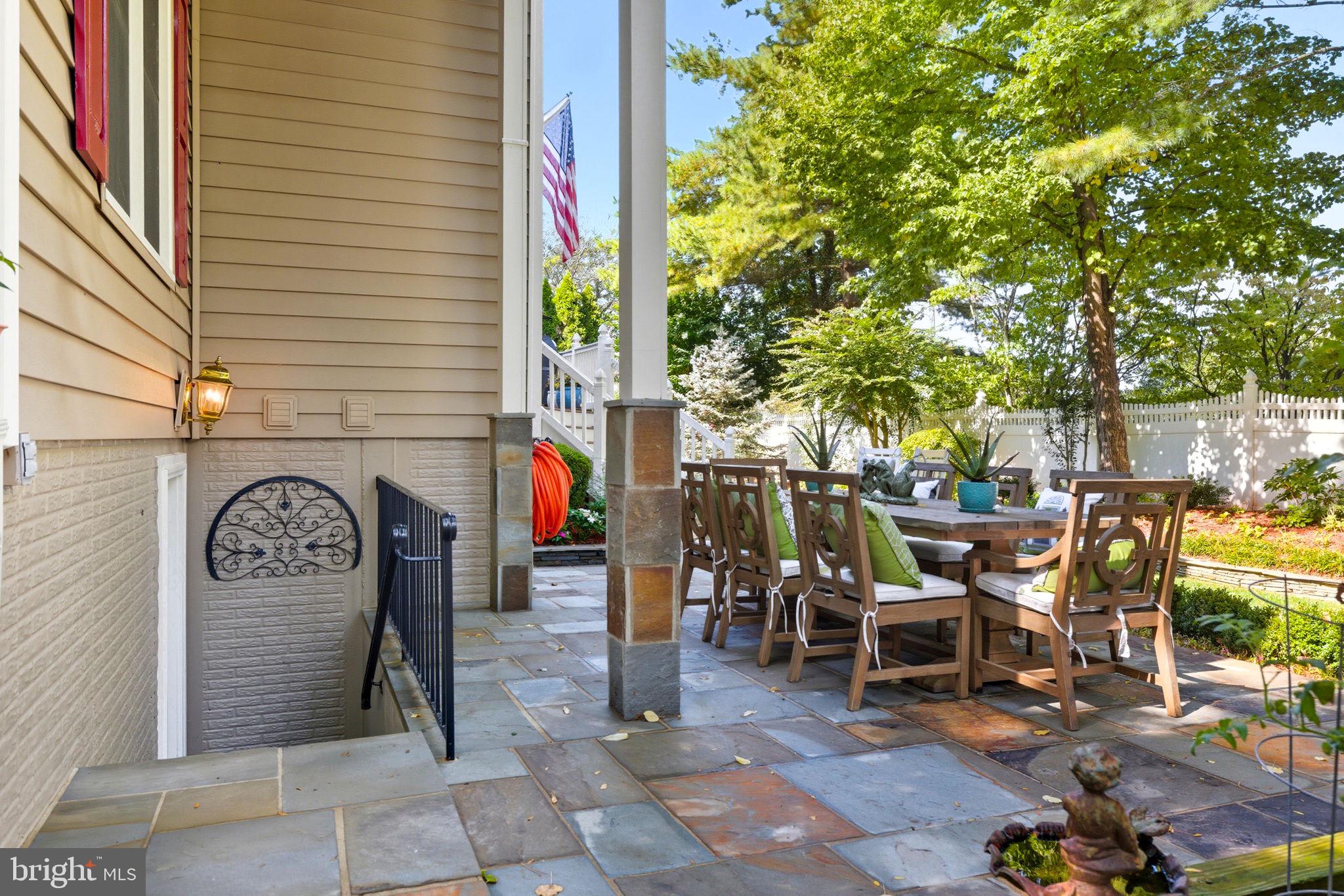 MEADOW HALL - Residential