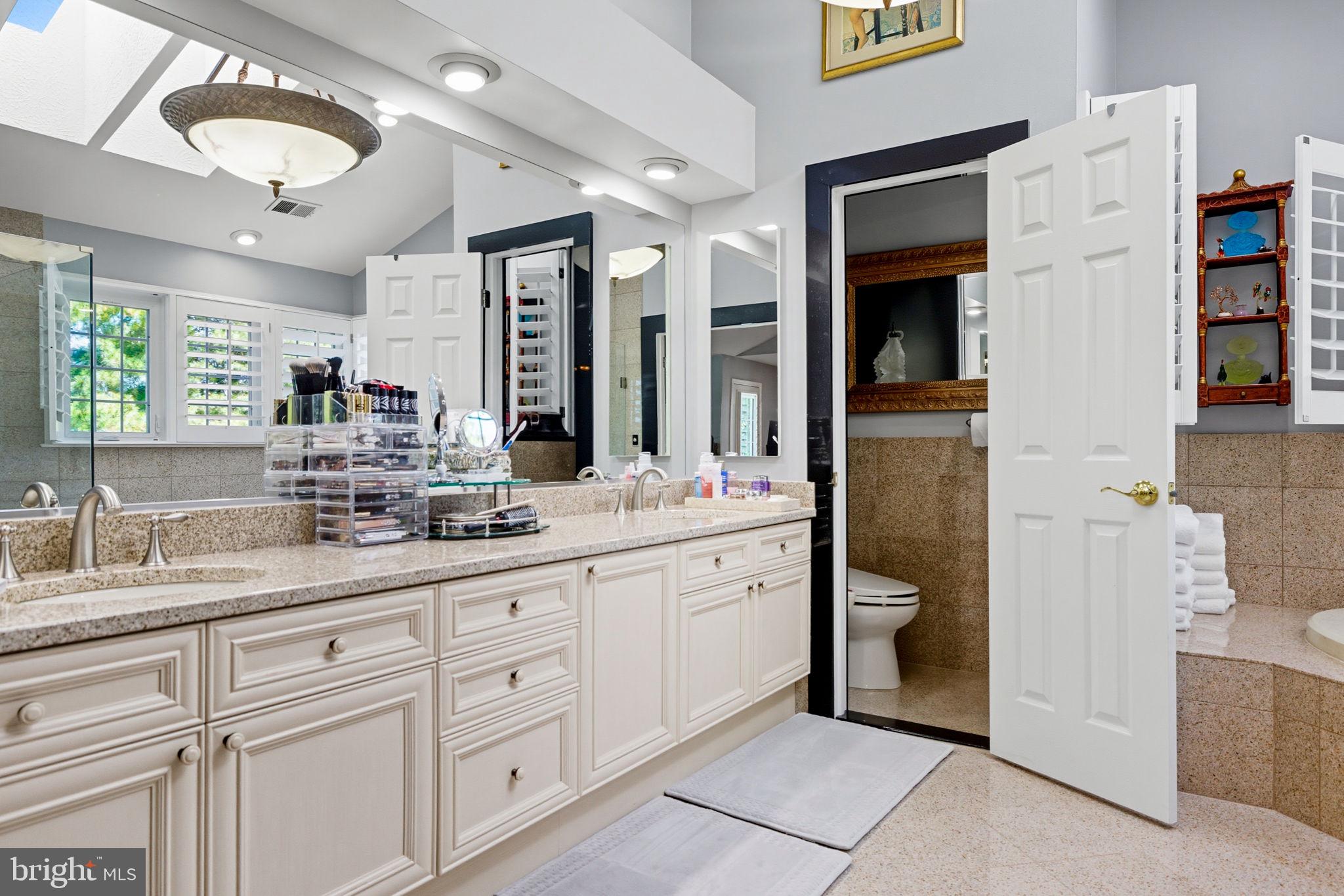 MEADOW HALL - Residential