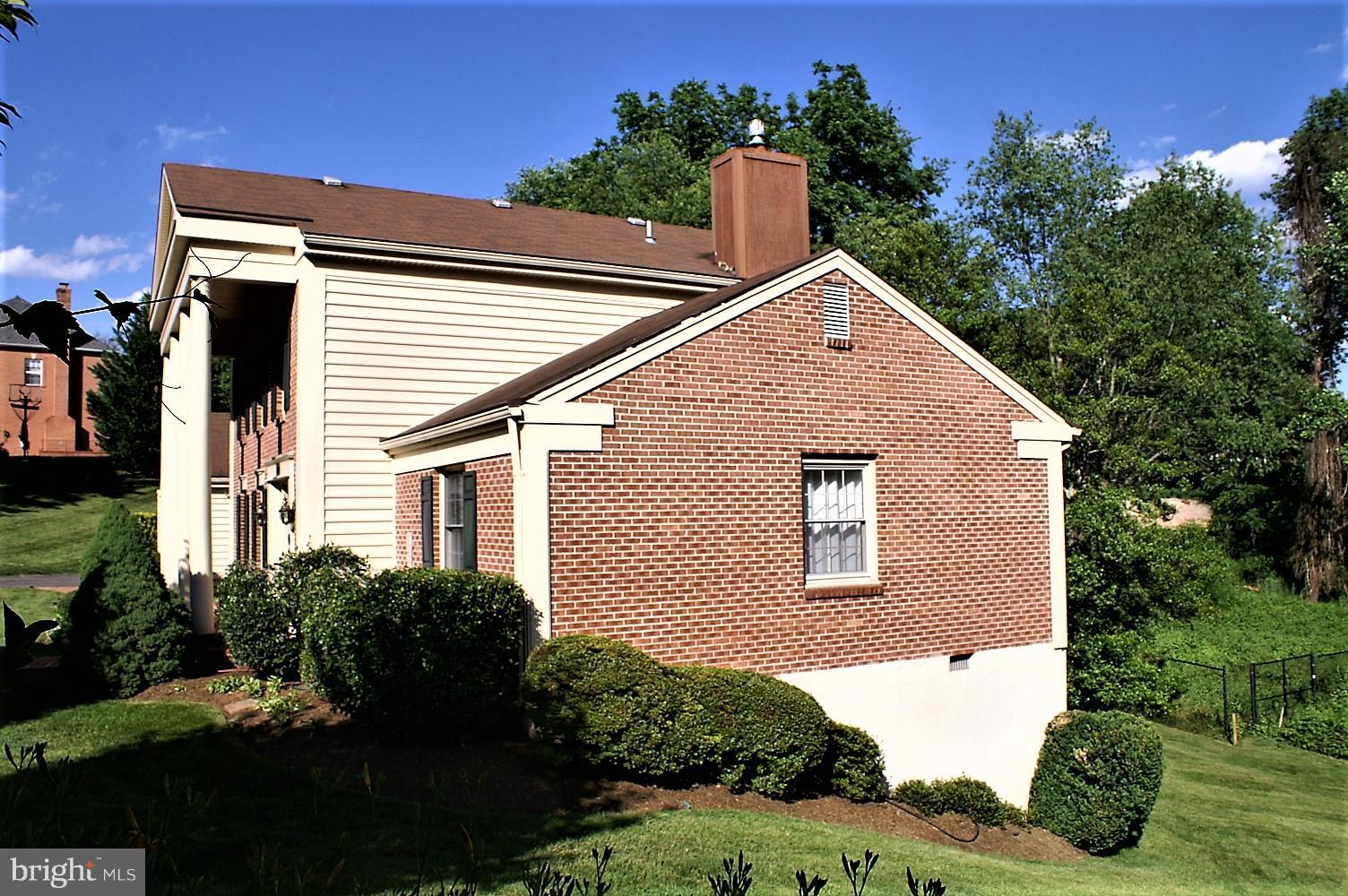 WILLOWRUN - Residential