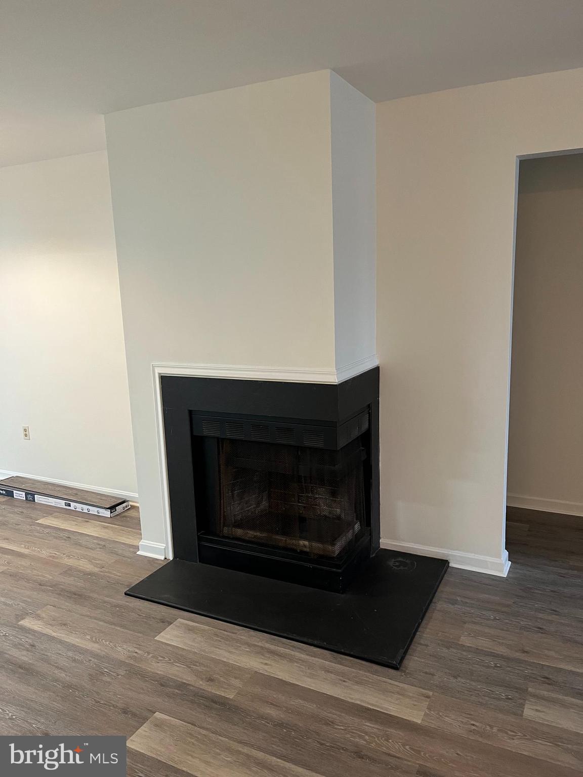 SEVEN OAKS - Residential Lease