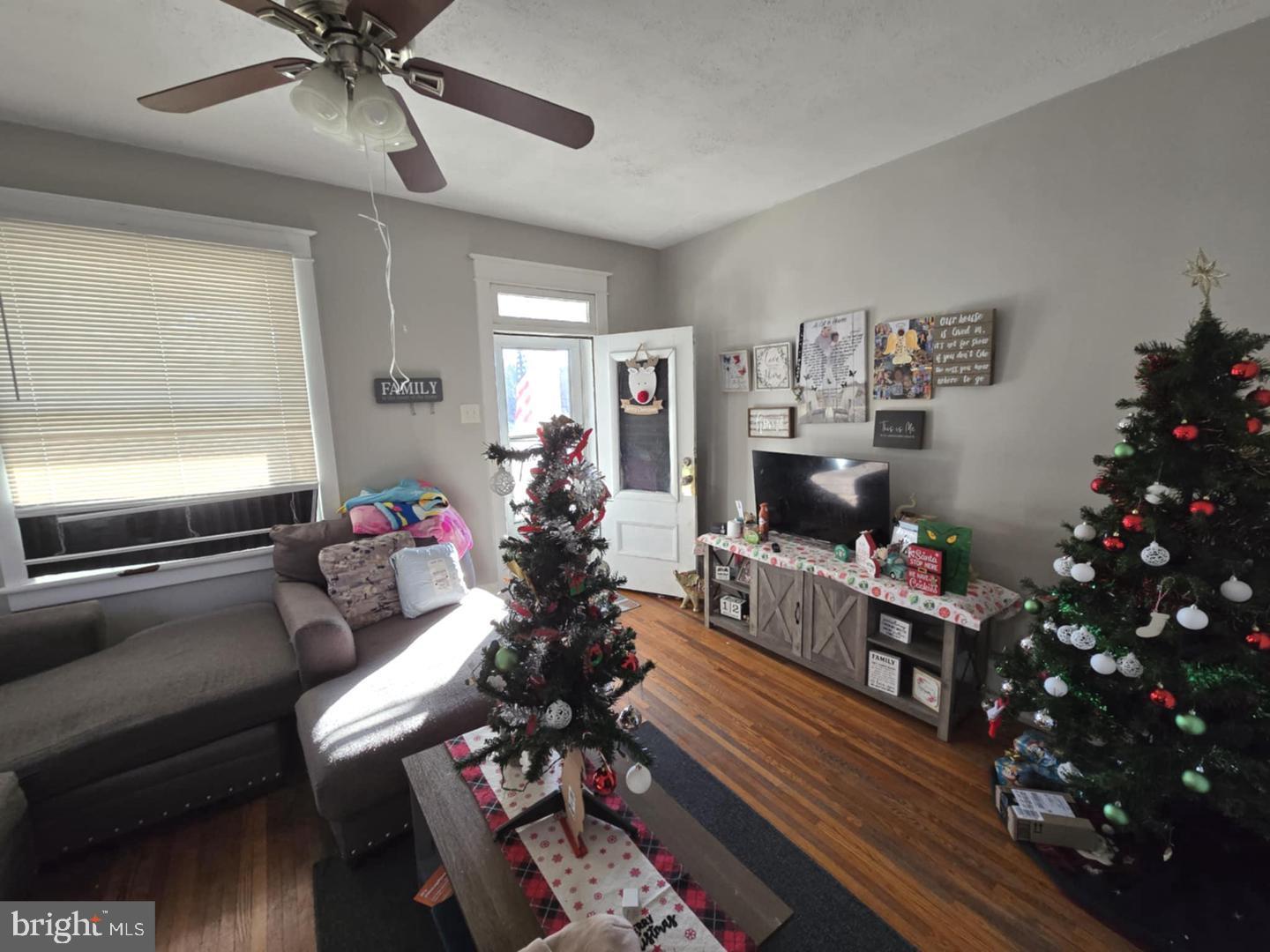 HALFWAY - Residential