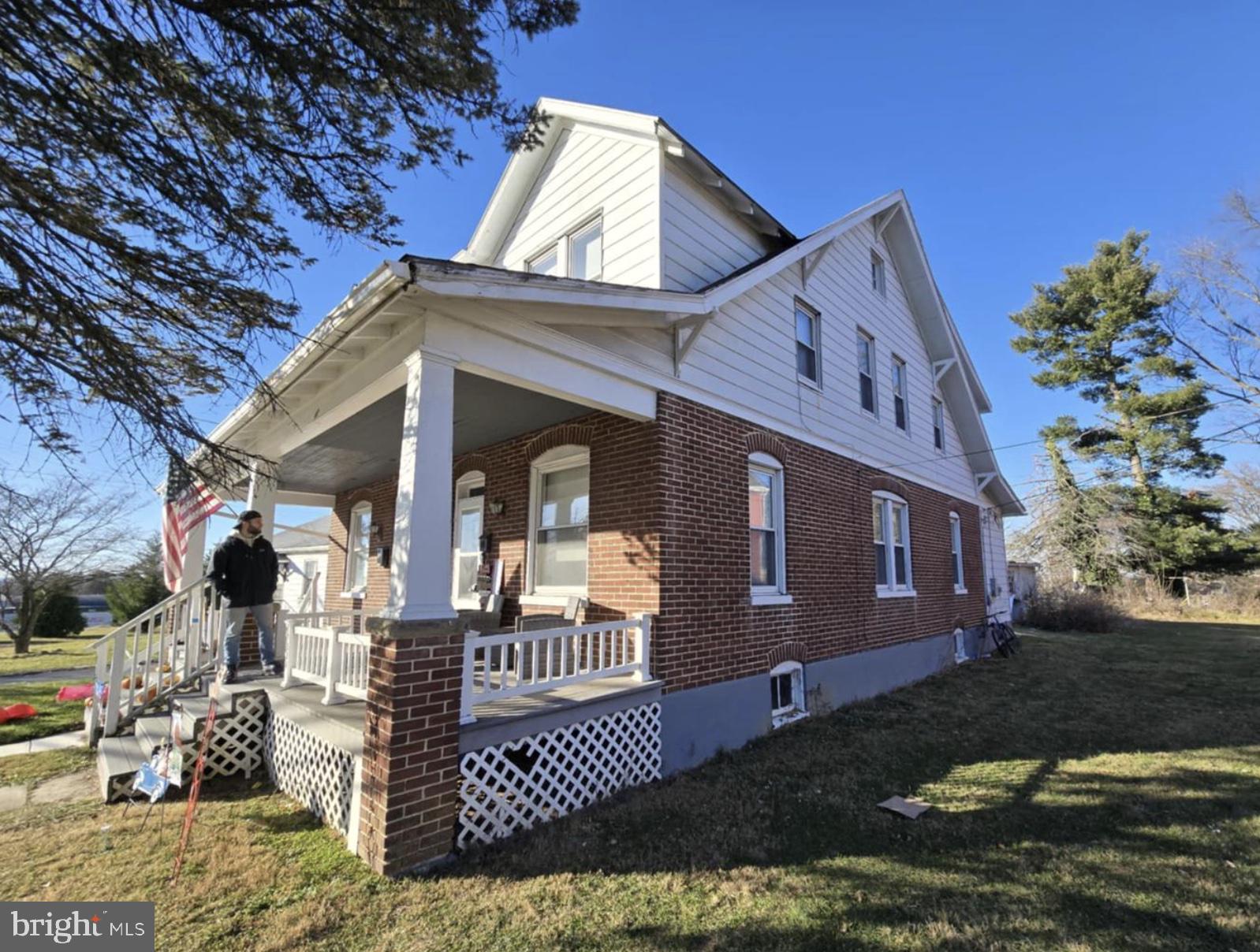 HALFWAY - Residential