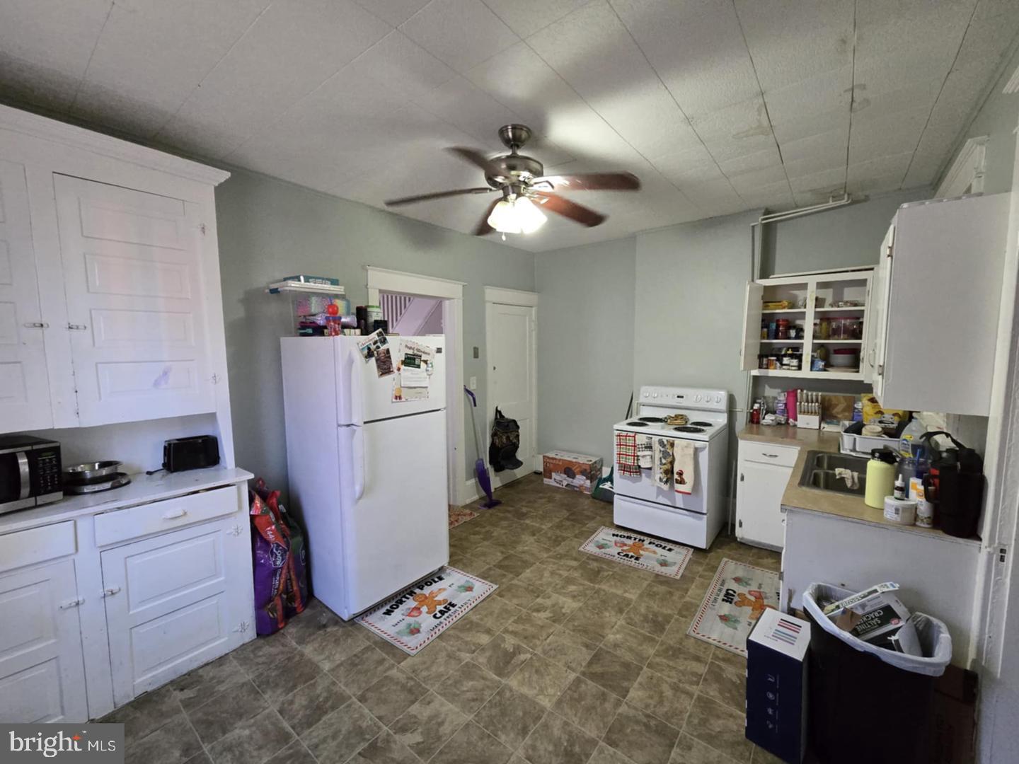 HALFWAY - Residential