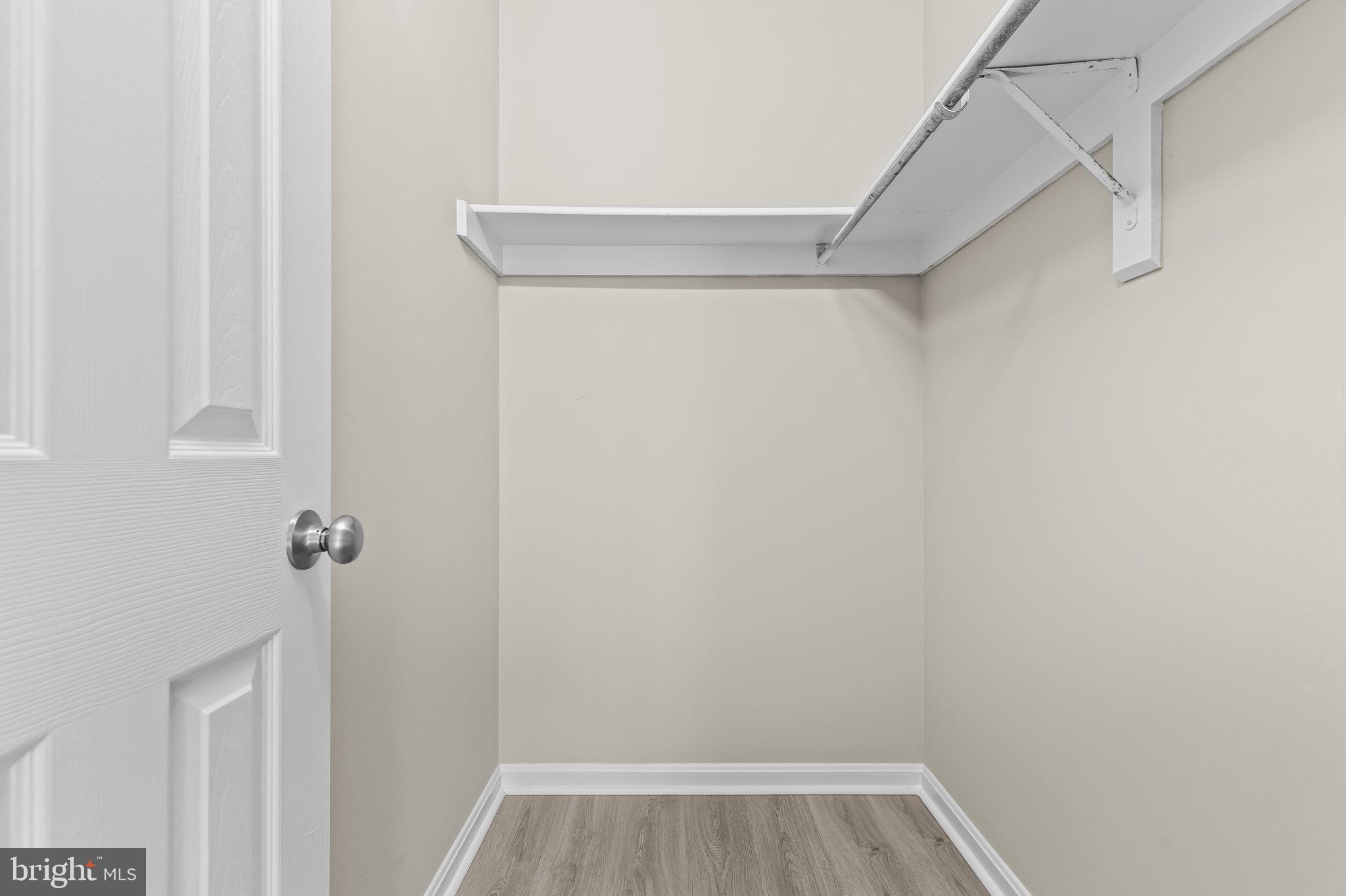 COLUMBIA COMMONS - Residential Lease