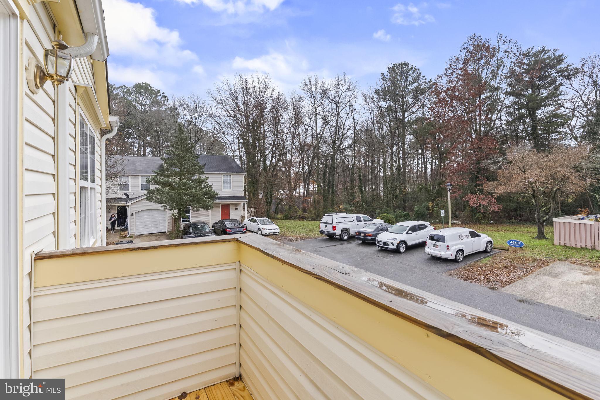 COLUMBIA COMMONS - Residential Lease