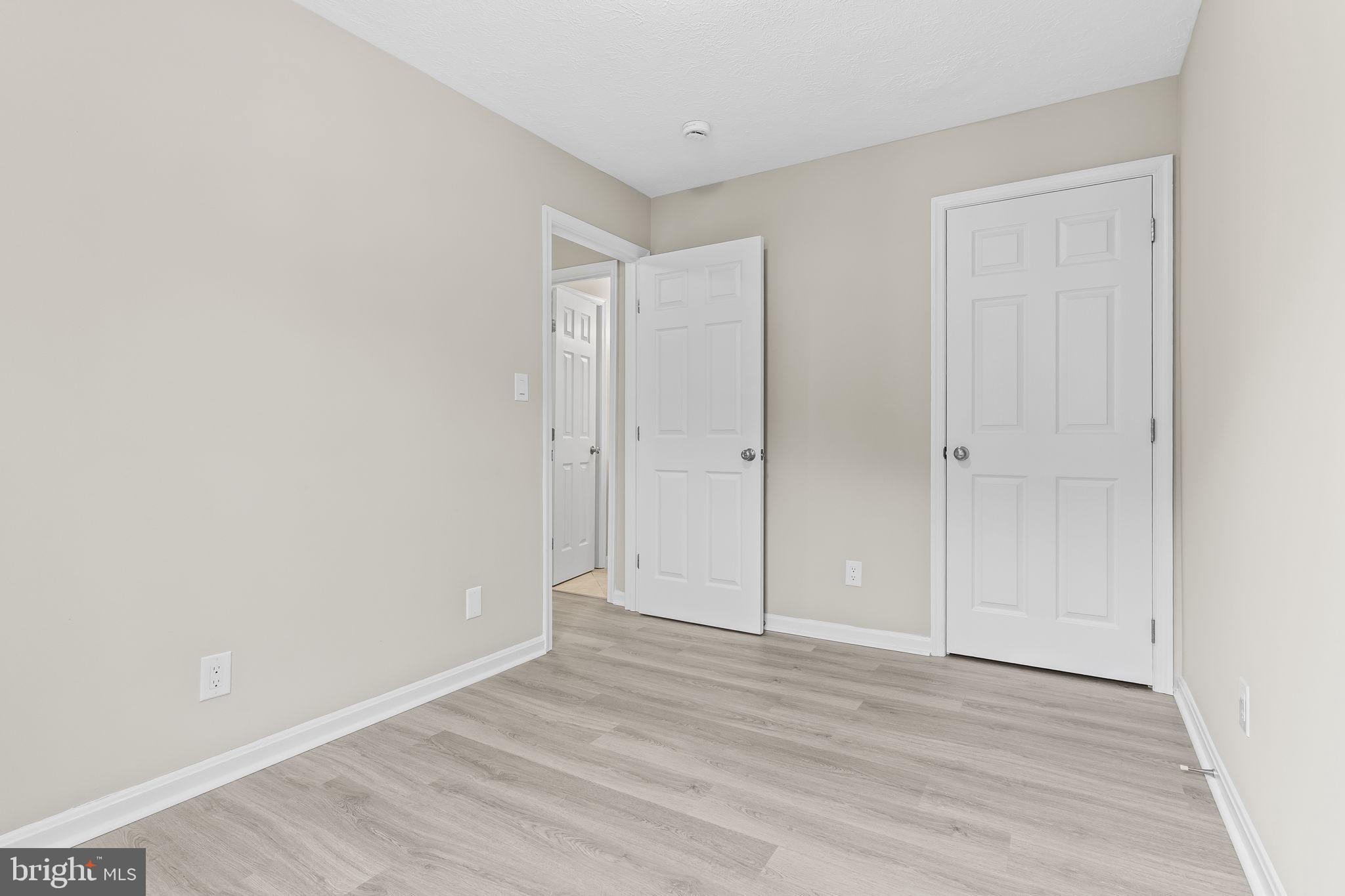 COLUMBIA COMMONS - Residential Lease