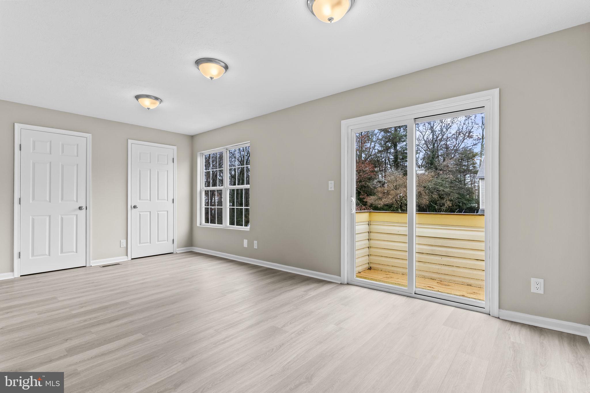 COLUMBIA COMMONS - Residential Lease