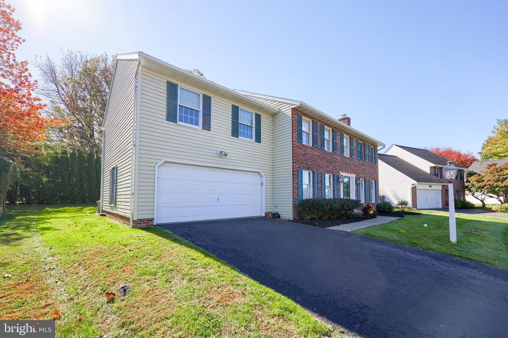 Photo of 640 Oxford Drive, LANCASTER, PA 17601 (MLS # PALA2071878)