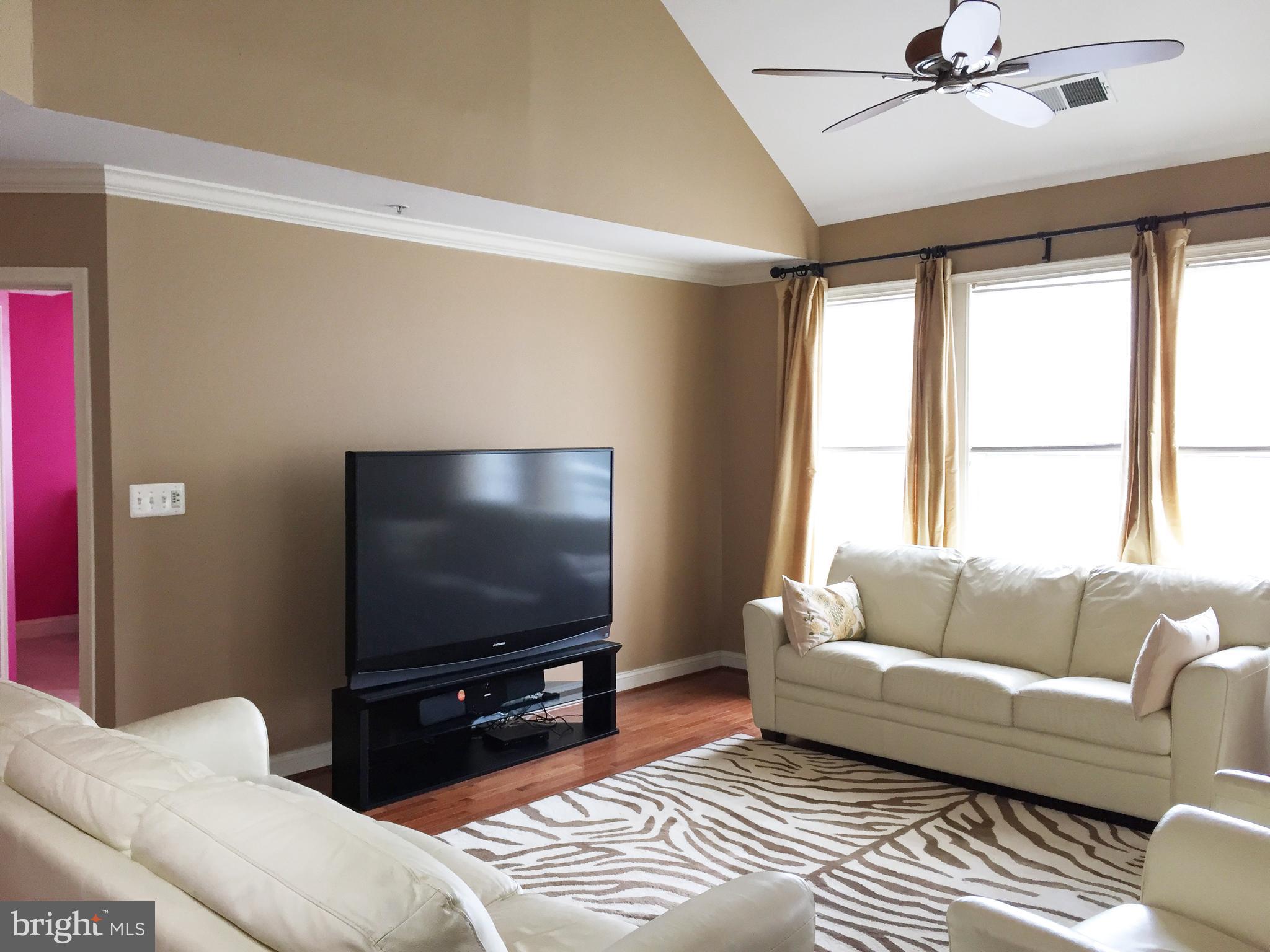 KING FARM BAILEYS COMMON - Residential Lease