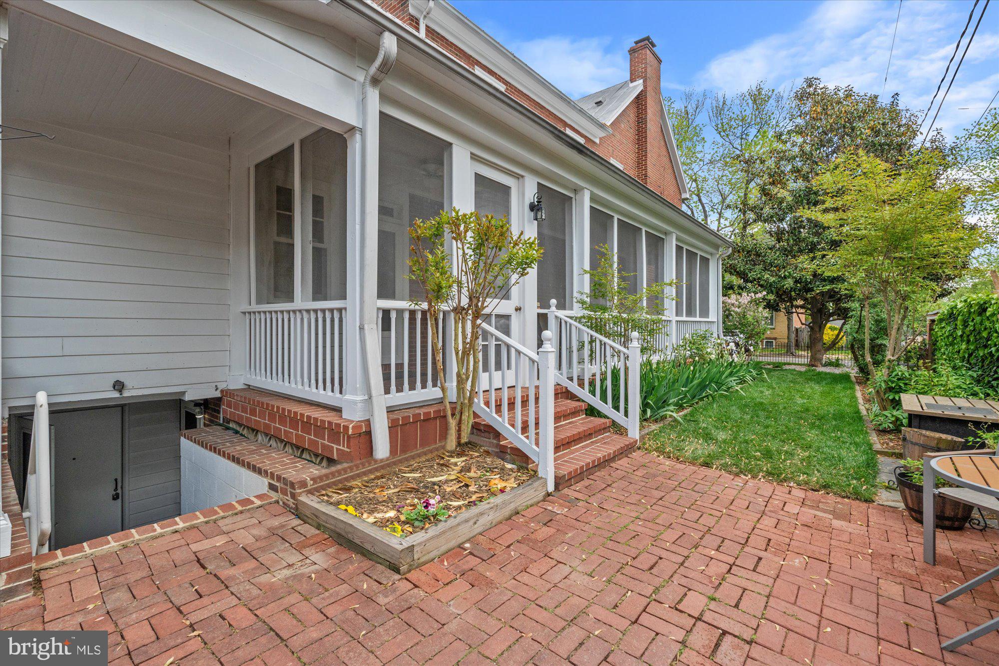 PARKER GRAY - Residential