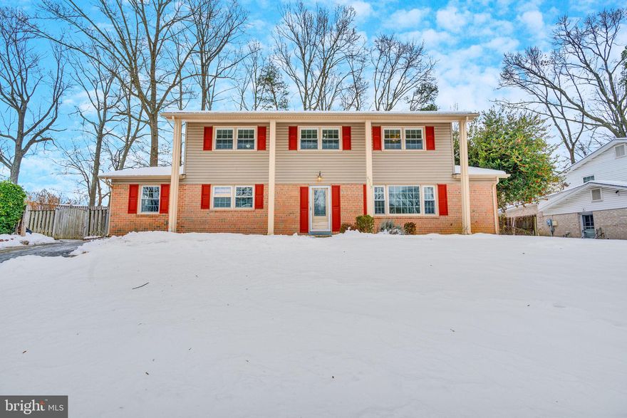 Discover this beautifully maintained 4-bedroom, 2.5-bathroom Bridlewood model in the highly sought-after Orange Hunt Estates. This home shines with hardwood floors throughout the living room, creating a warm and inviting space to relax or entertain. The oversized kitchen offers plenty of room for meal prep, dining, and storage, while the dedicated dining room is perfect for hosting gatherings. The primary bedroom boasts a generously sized walk in closet.

Enjoy seamless indoor-outdoor living with access to both a spacious outdoor deck and a cozy screened-in porch, ideal for year-round enjoyment. The expansive front and backyard offer plenty of space for recreational activities and gardening. Located in a convenient community, this home is close to parks, shopping and dining.