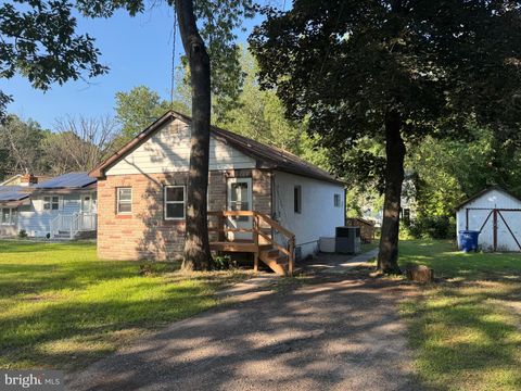 50 BEGONIA STREET BROWNS MILLS NJ 08015