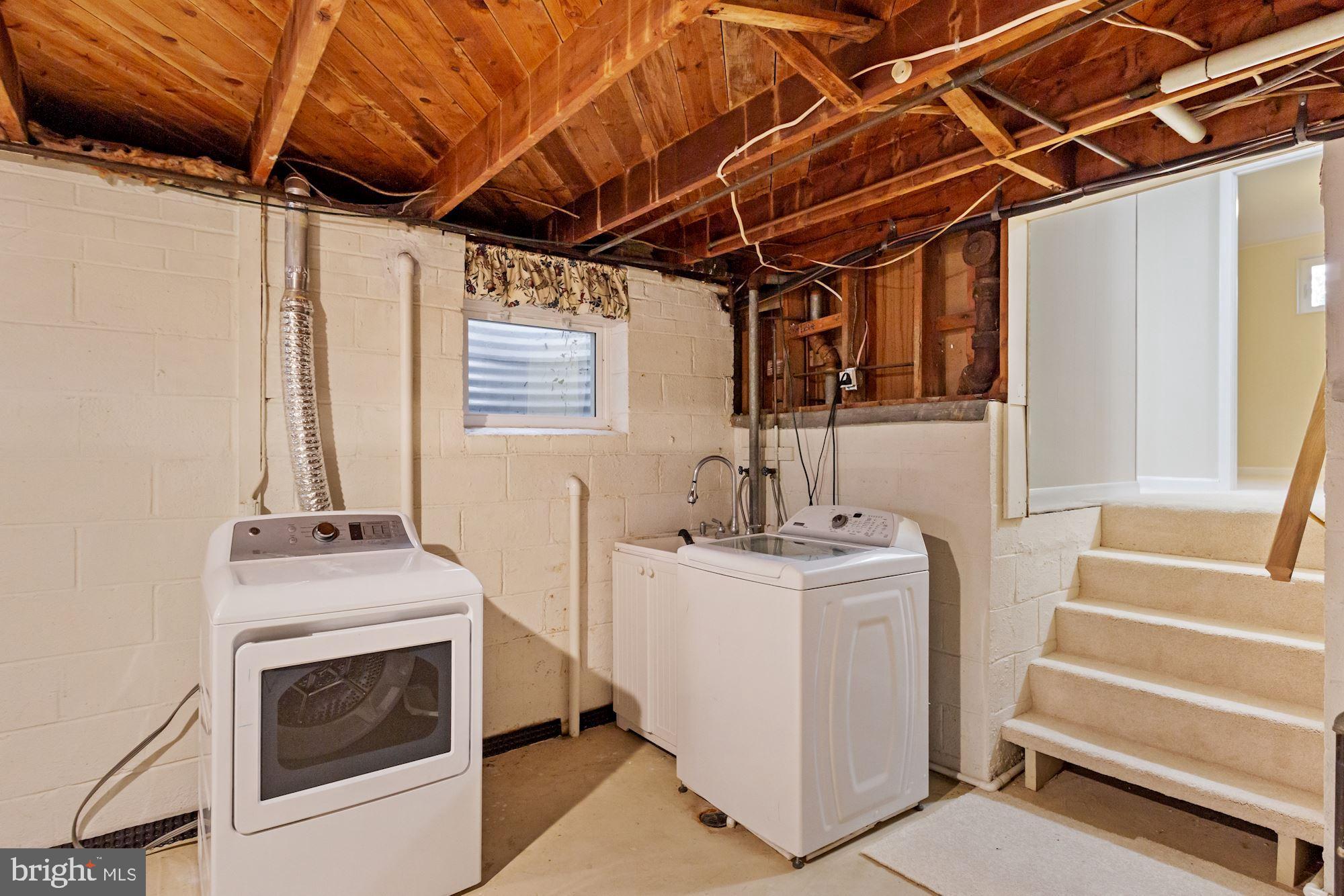 SLEEPY HOLLOW WOODS - Residential