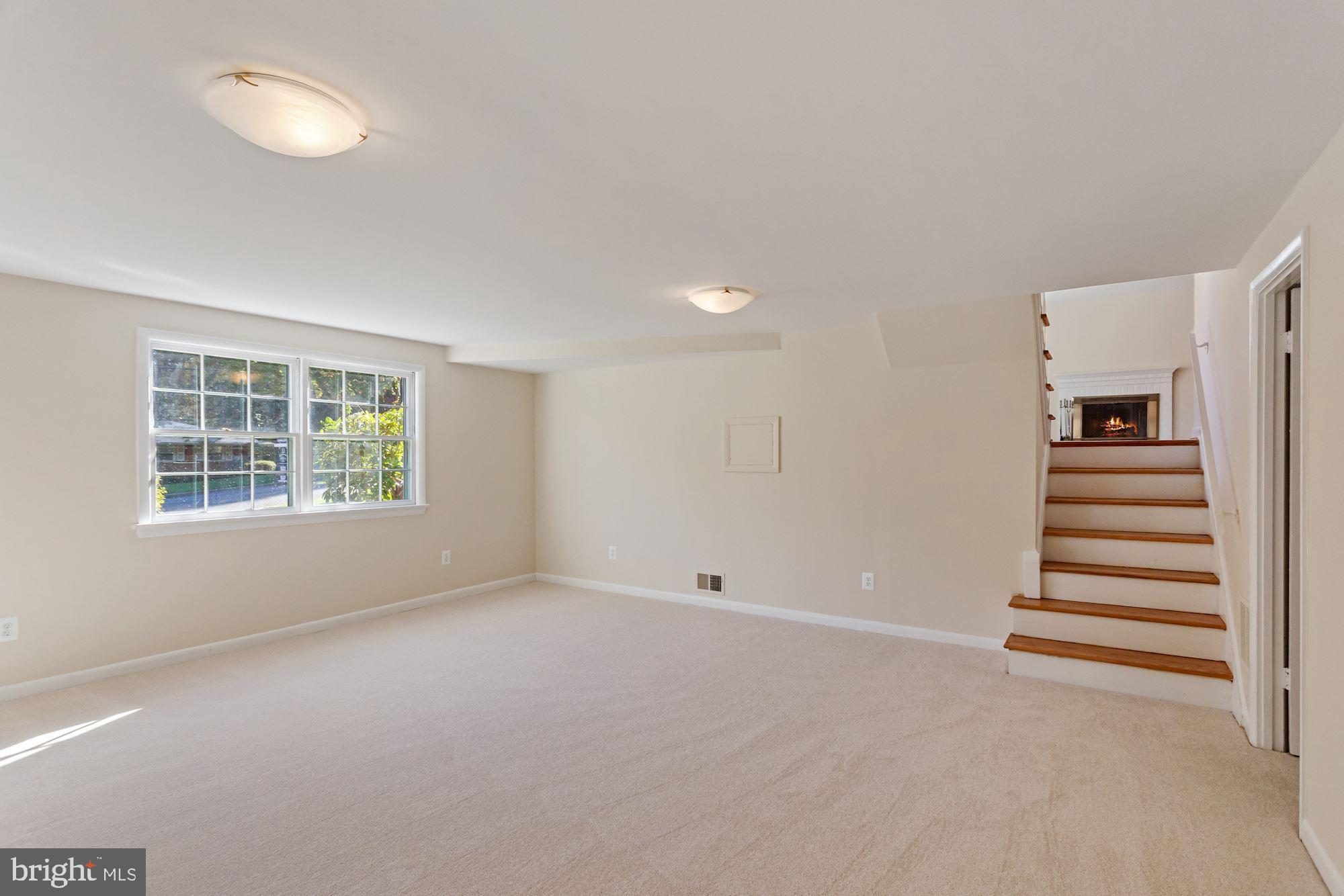 SLEEPY HOLLOW WOODS - Residential