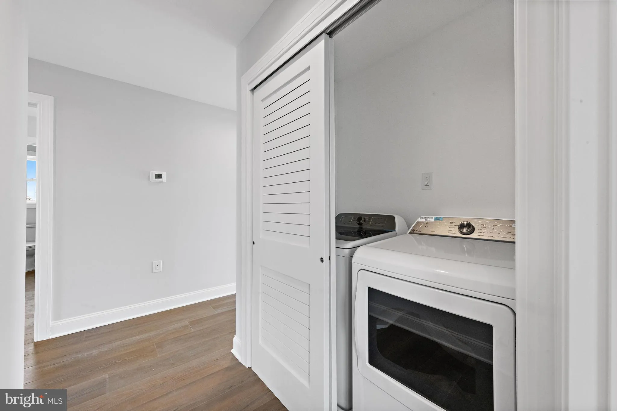 Manahawkin, New Jersey 08050, United States, 4 Bedrooms Bedrooms, ,3 BathroomsBathrooms,Residential,Active,116841