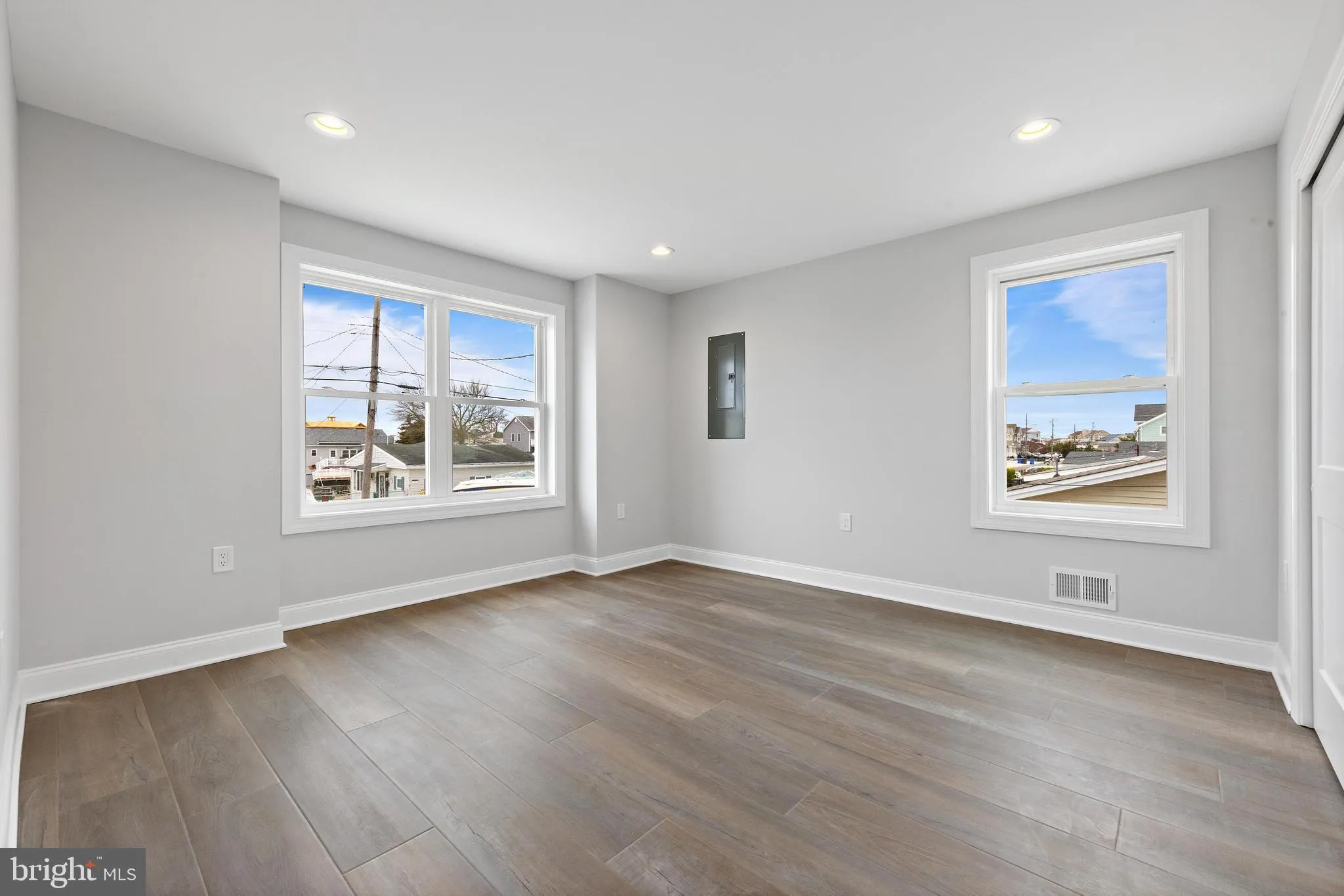 Manahawkin, New Jersey 08050, United States, 4 Bedrooms Bedrooms, ,3 BathroomsBathrooms,Residential,Active,116841