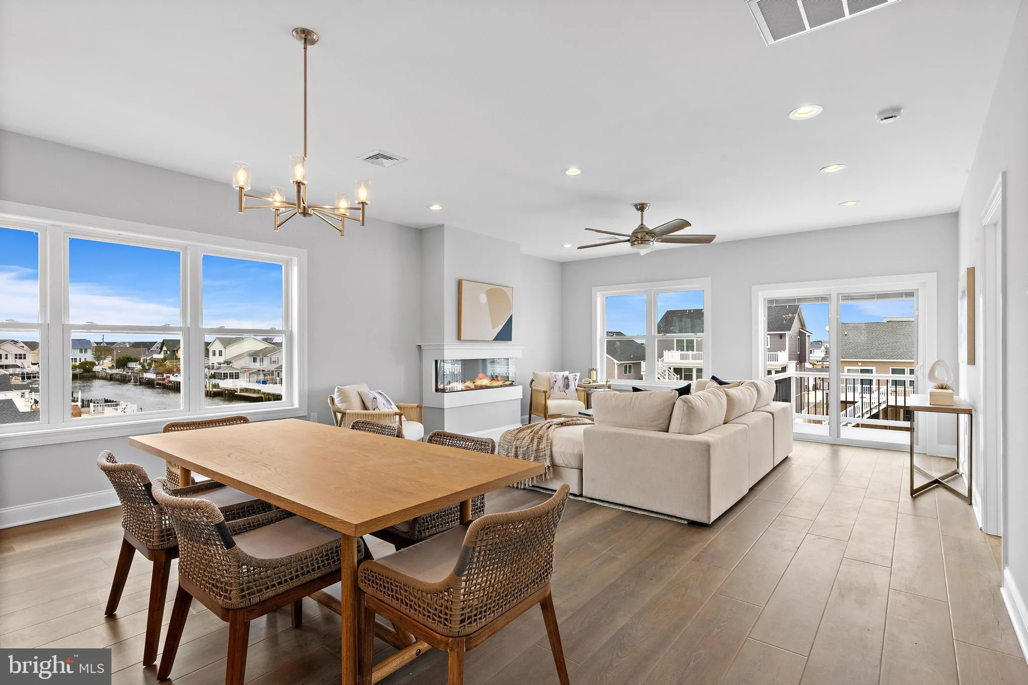 Manahawkin, New Jersey 08050, United States, 4 Bedrooms Bedrooms, ,3 BathroomsBathrooms,Residential,Active,116841