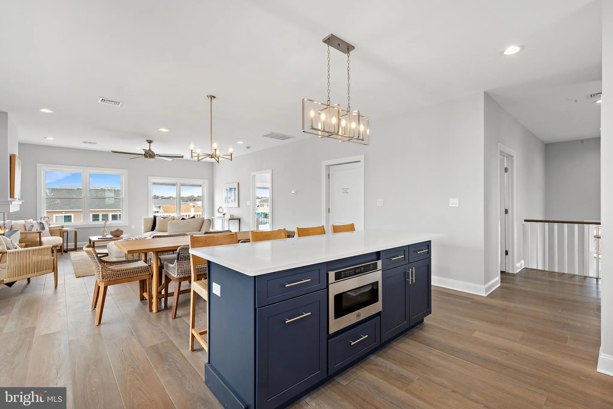 Manahawkin, New Jersey 08050, United States, 4 Bedrooms Bedrooms, ,3 BathroomsBathrooms,Residential,Active,116841