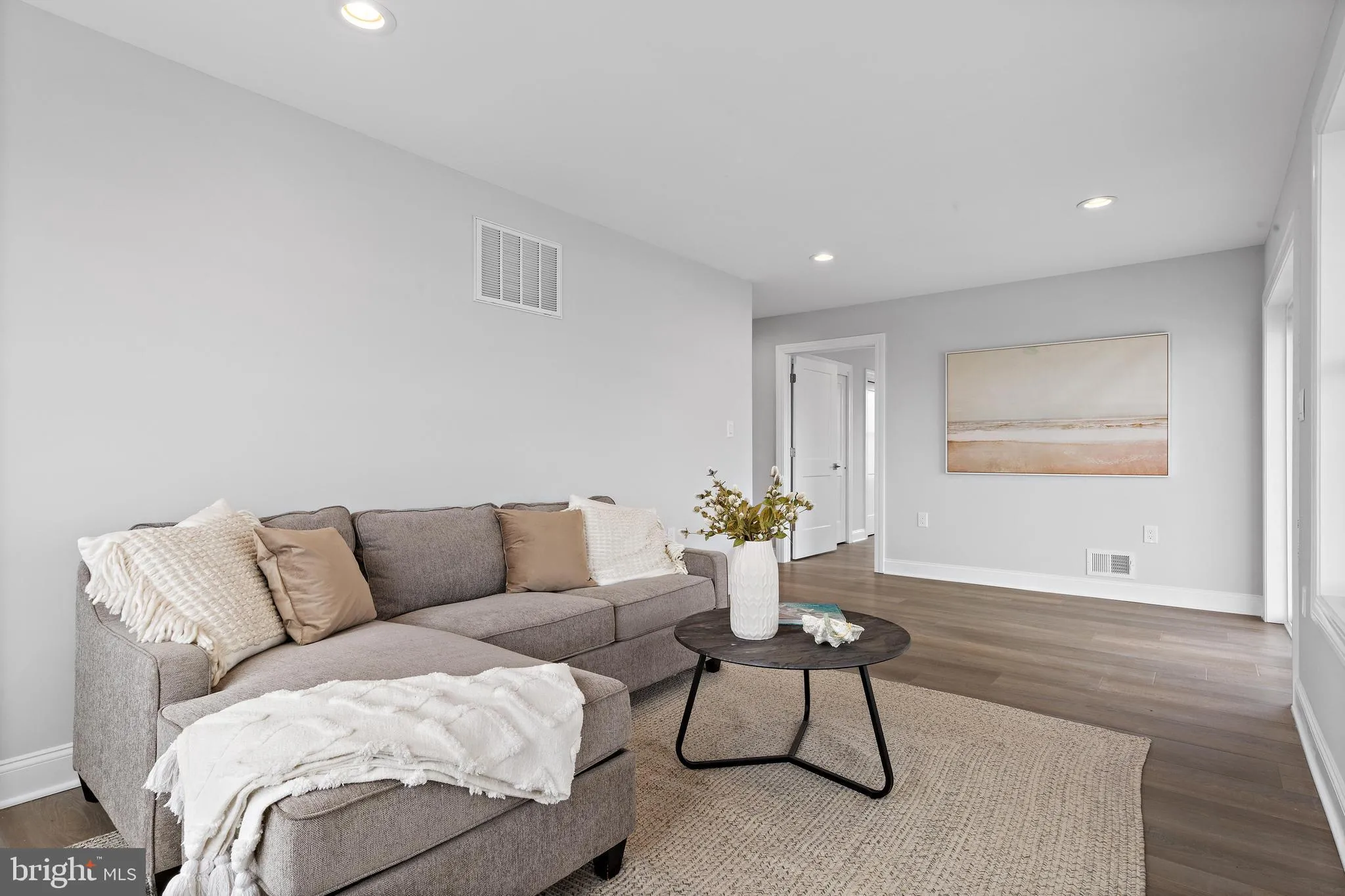 Manahawkin, New Jersey 08050, United States, 4 Bedrooms Bedrooms, ,3 BathroomsBathrooms,Residential,Active,116841