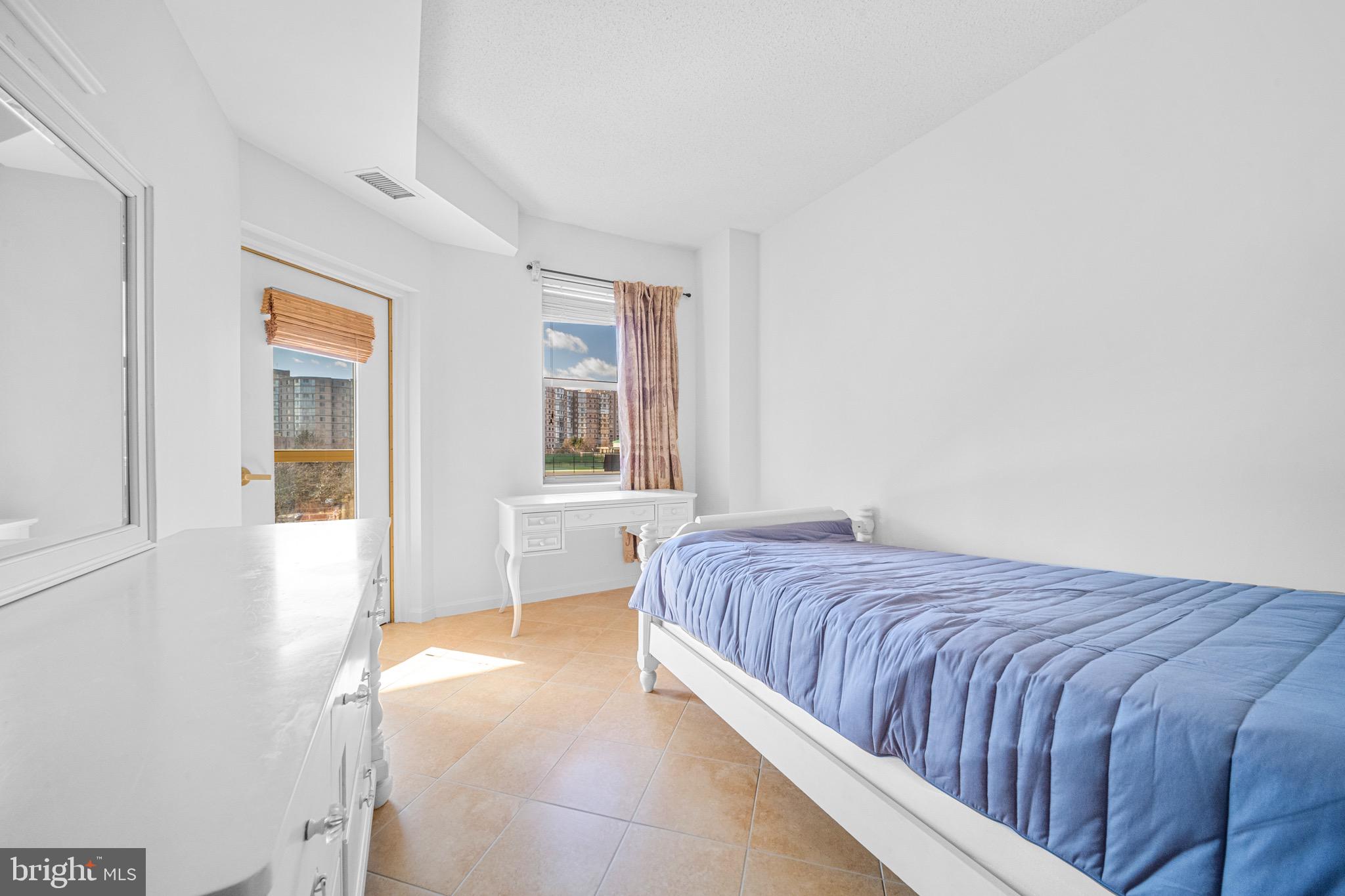 MAGNOLIAS AT LANSDOWNE WOODS - Residential