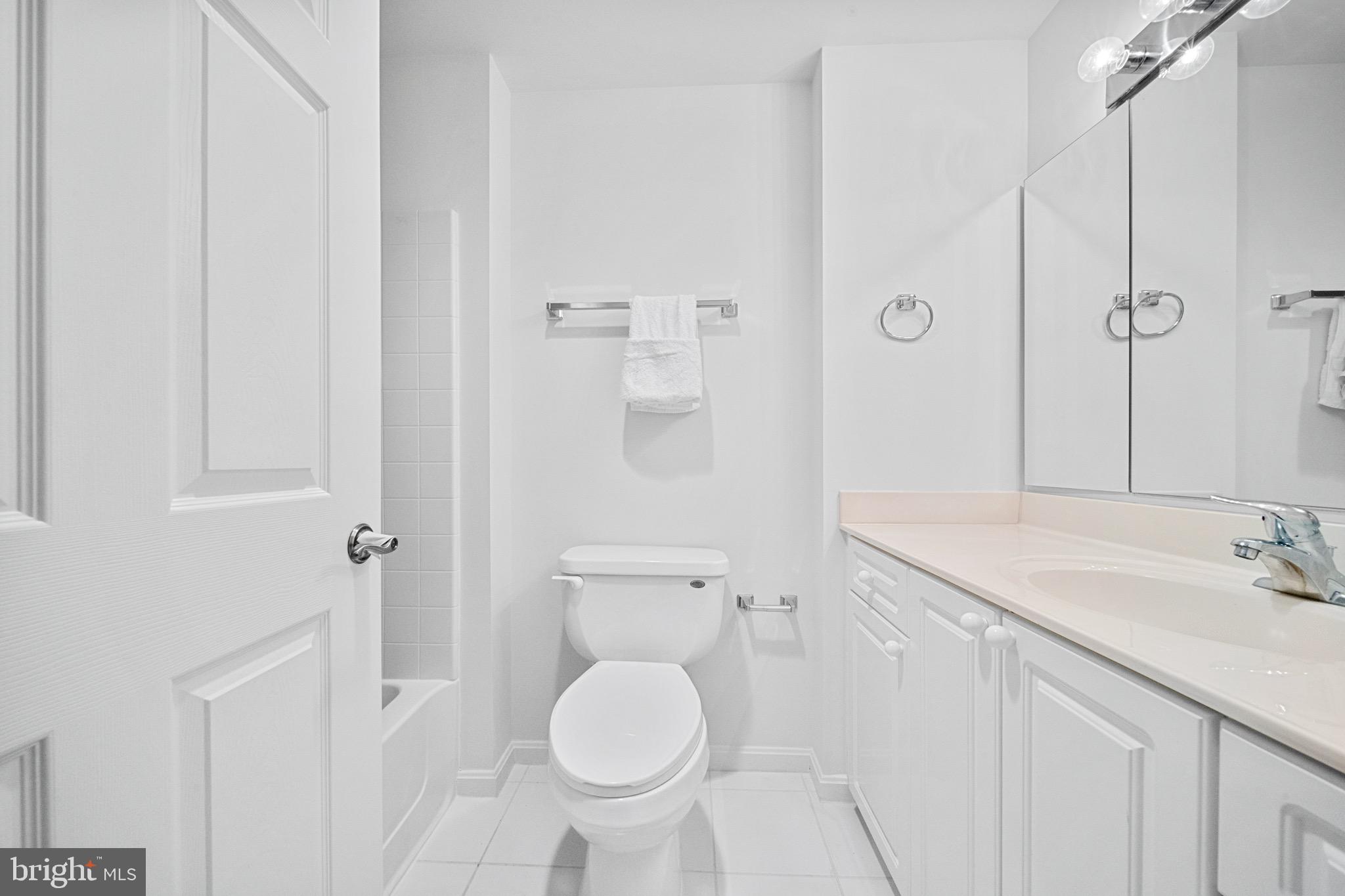 MAGNOLIAS AT LANSDOWNE WOODS - Residential