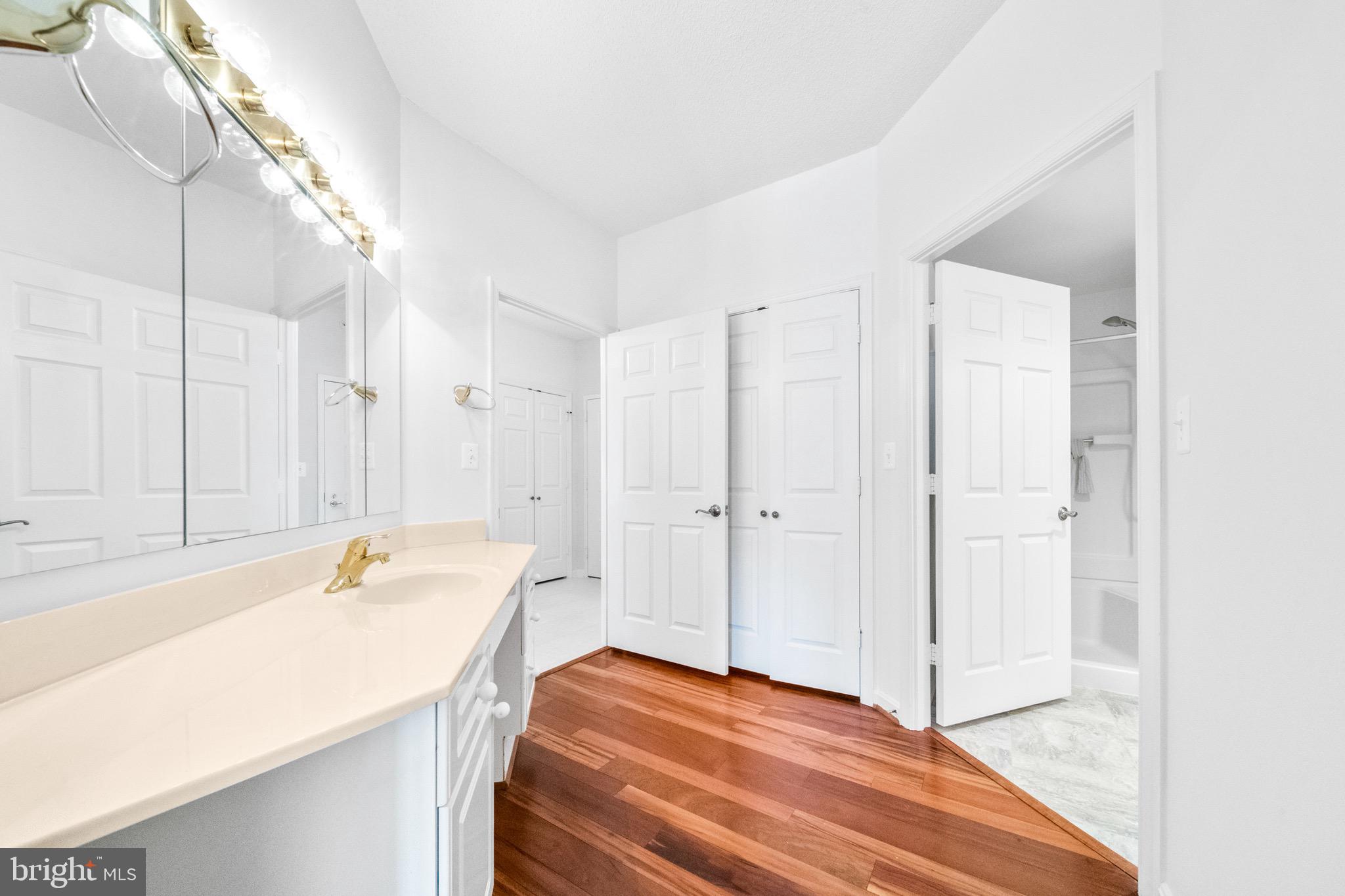 MAGNOLIAS AT LANSDOWNE WOODS - Residential