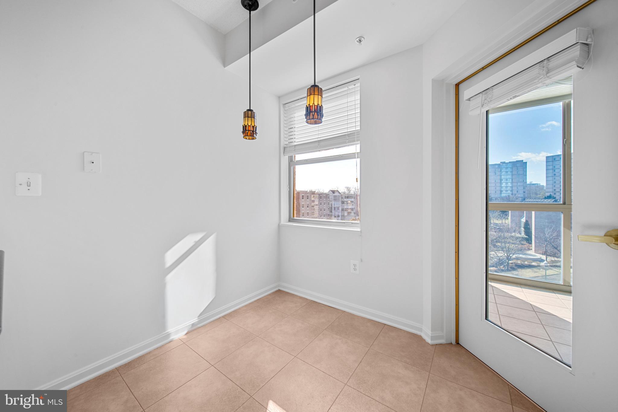 MAGNOLIAS AT LANSDOWNE WOODS - Residential