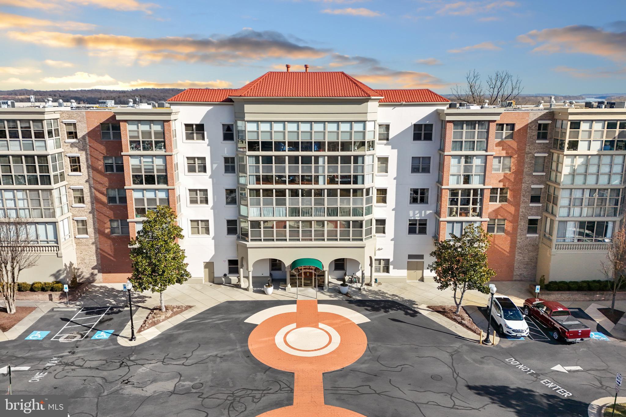 MAGNOLIAS AT LANSDOWNE WOODS - Residential