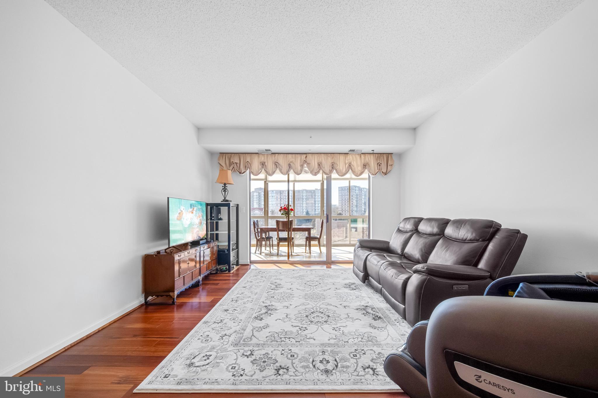 MAGNOLIAS AT LANSDOWNE WOODS - Residential