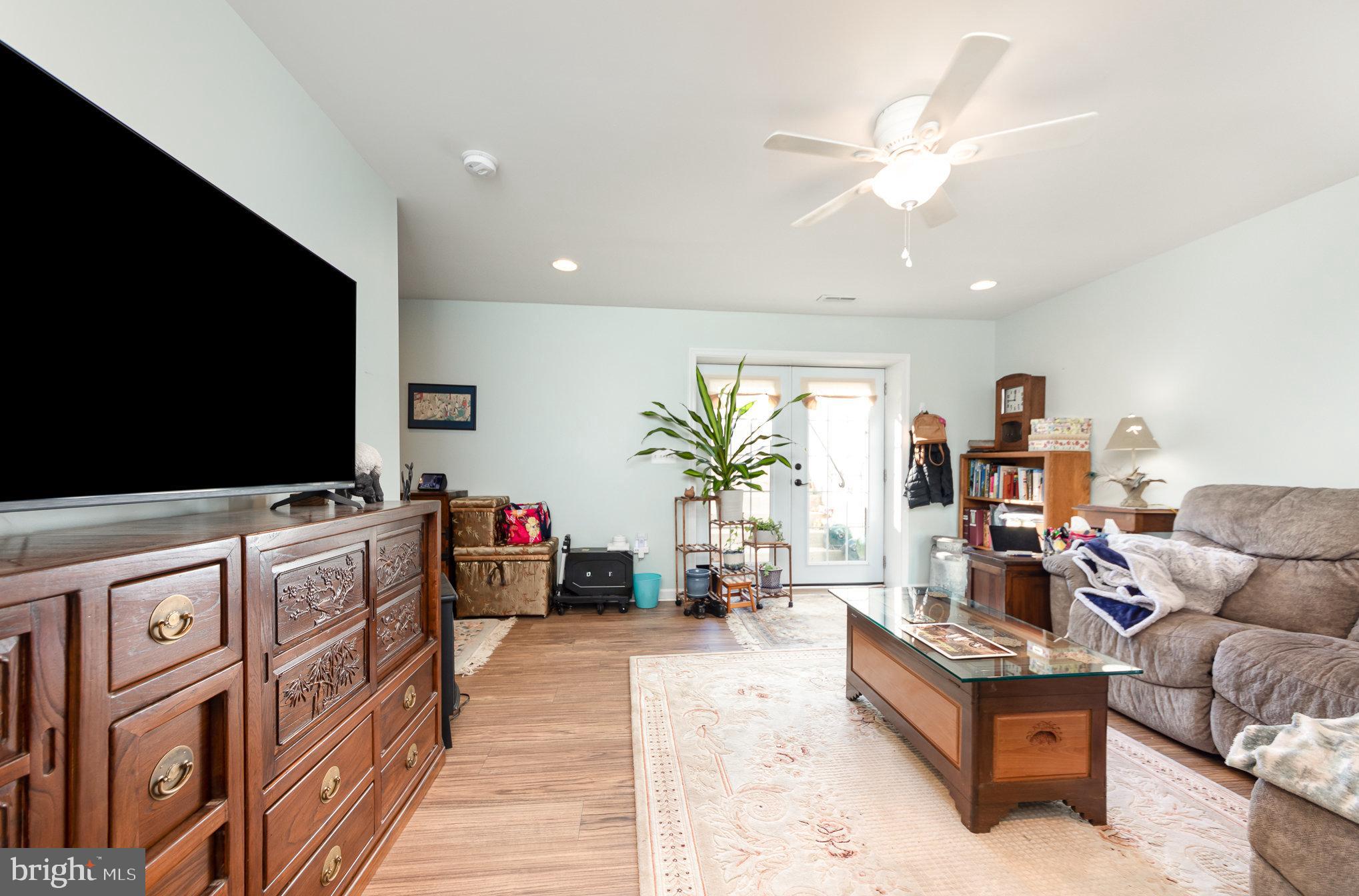 STRATFORD PLACE - Residential